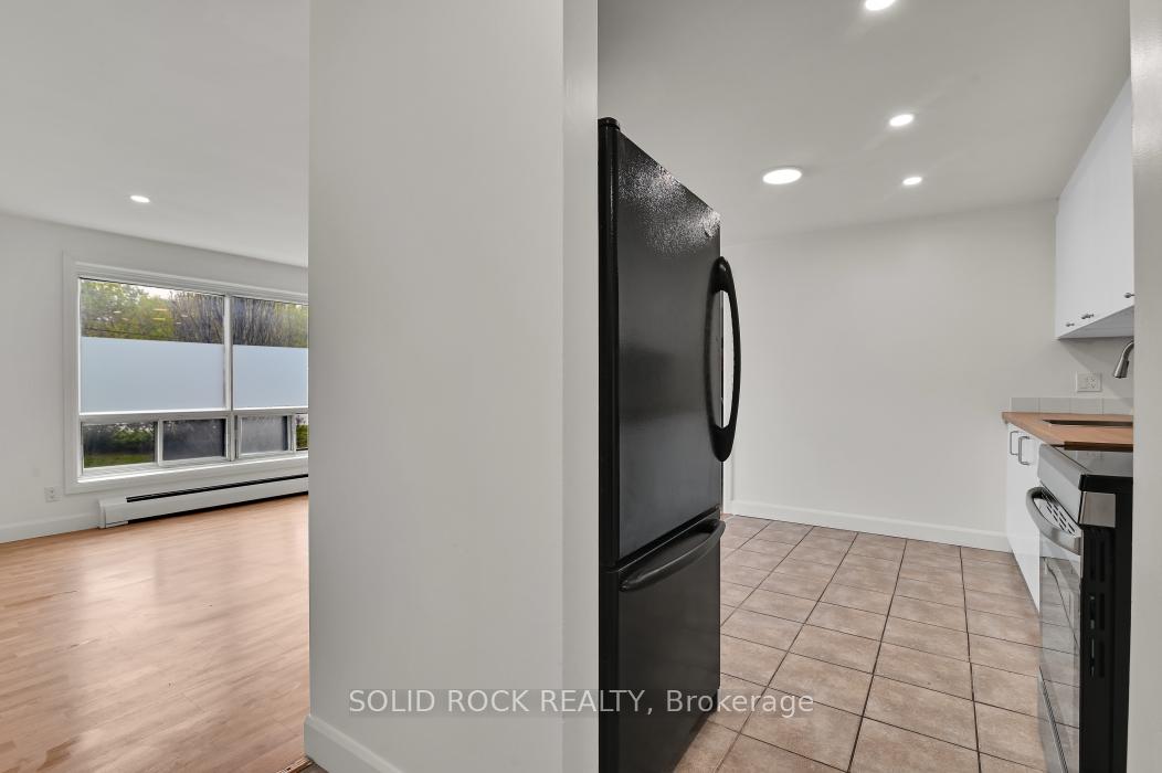 Photo 5 of Unit 7, 896 Elmsmere Drive, Ottawa, Beacon Hill South — HOMEH
