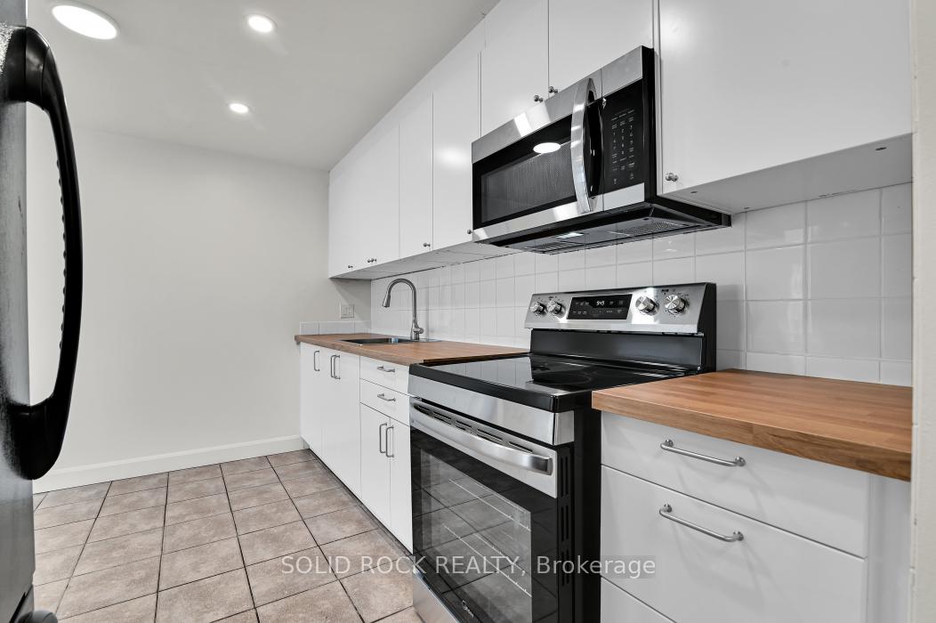 Photo 6 of Unit 7, 896 Elmsmere Drive, Ottawa, Beacon Hill South — HOMEH