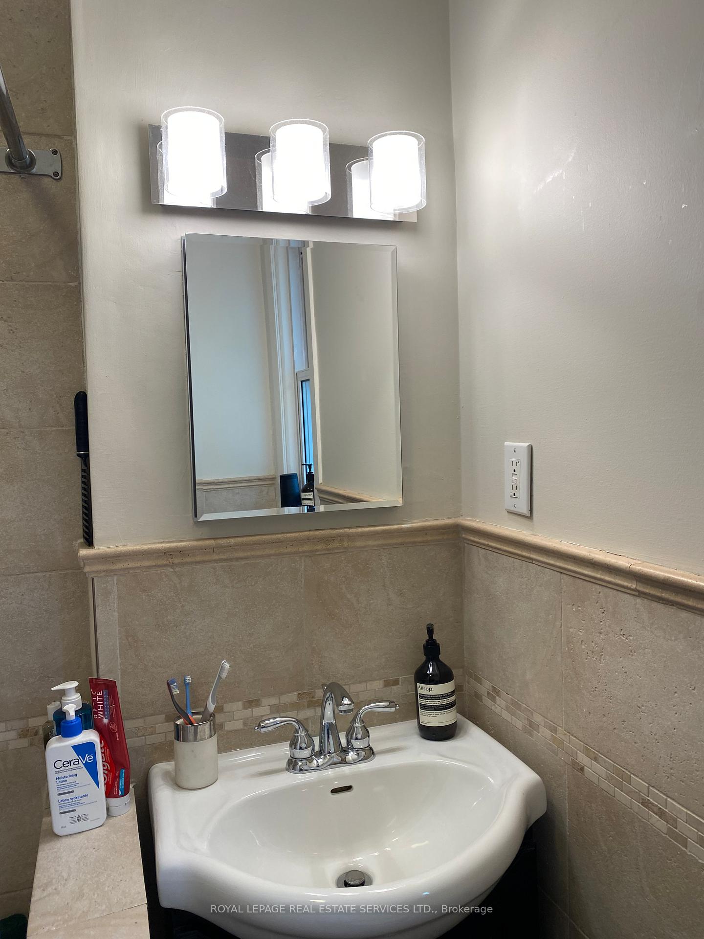 Photo 13 of 433 Willard Avenue, Toronto, Runnymede-Bloor West Village — HOMEH