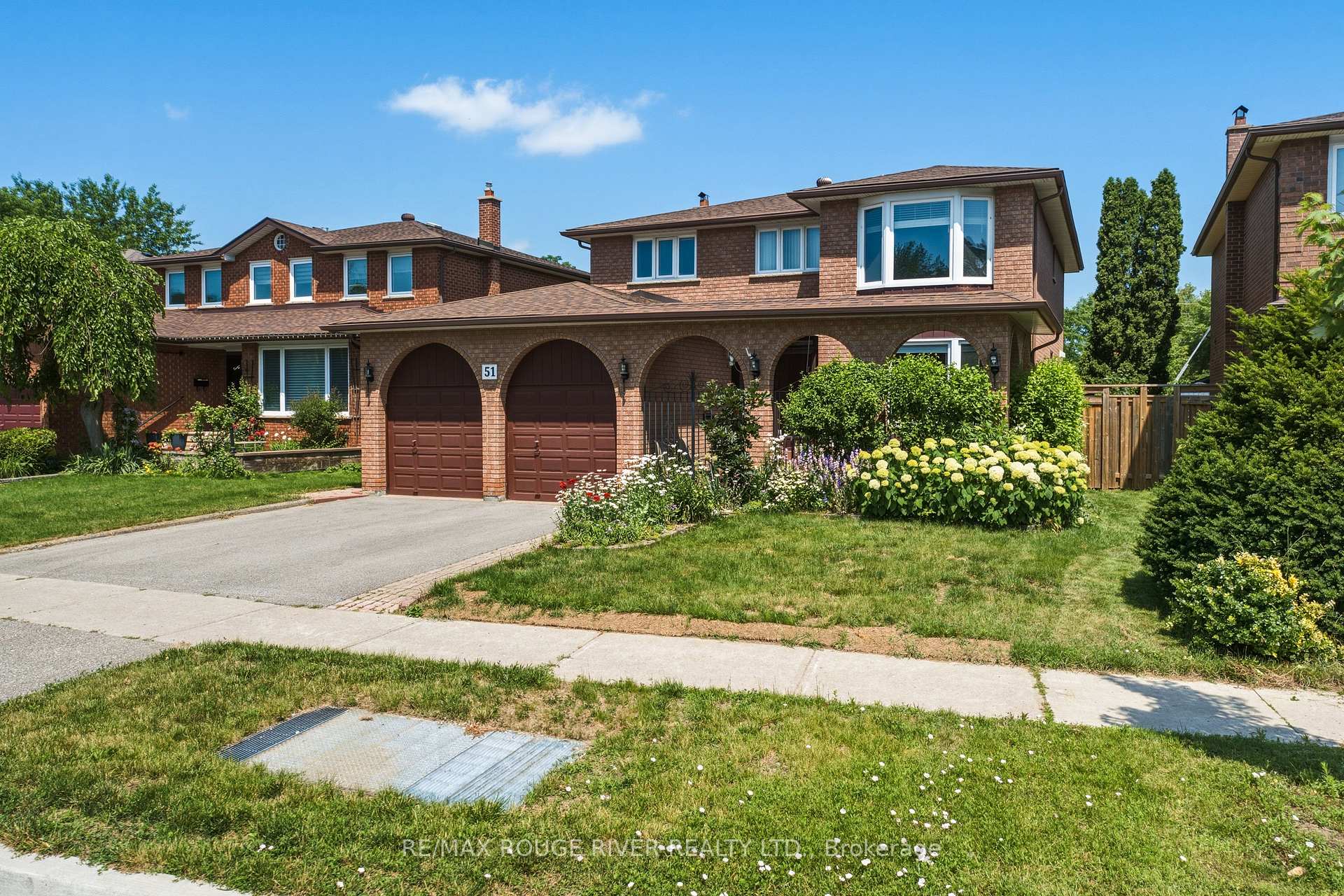 Photo 2 of 51 Sugarbush Square, Scarborough, Highland Creek — HOMEH