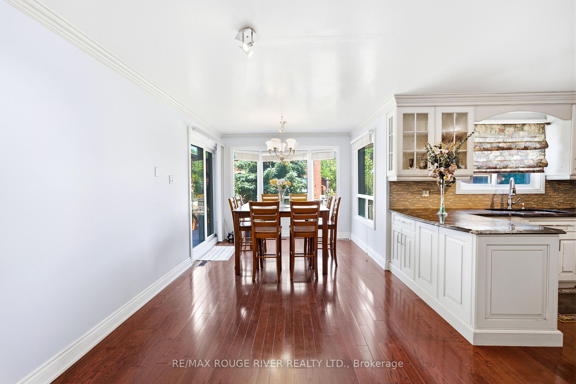 Photo 12 of 51 Sugarbush Square, Scarborough, Highland Creek — HOMEH