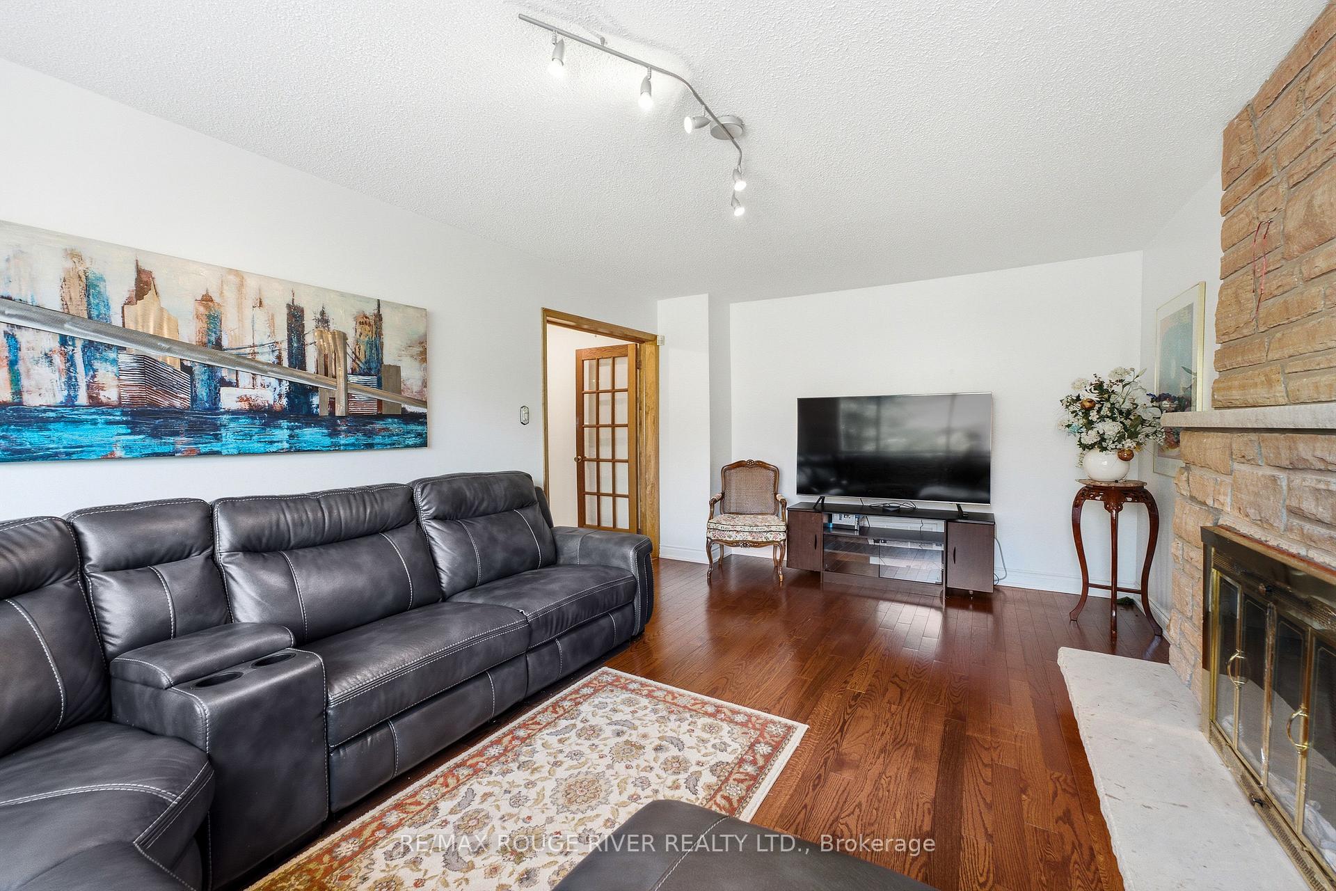 Photo 16 of 51 Sugarbush Square, Scarborough, Highland Creek — HOMEH