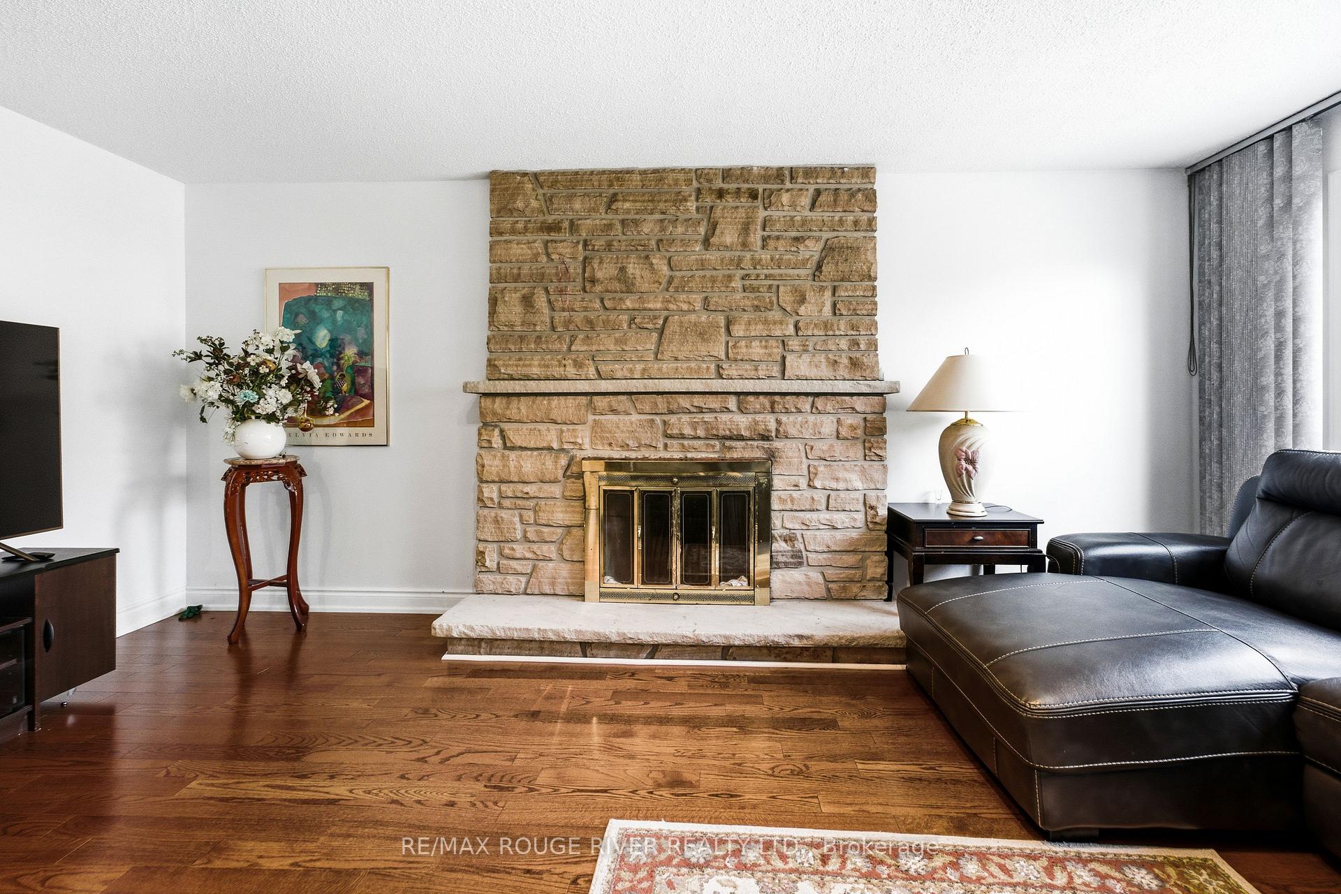 Photo 17 of 51 Sugarbush Square, Scarborough, Highland Creek — HOMEH