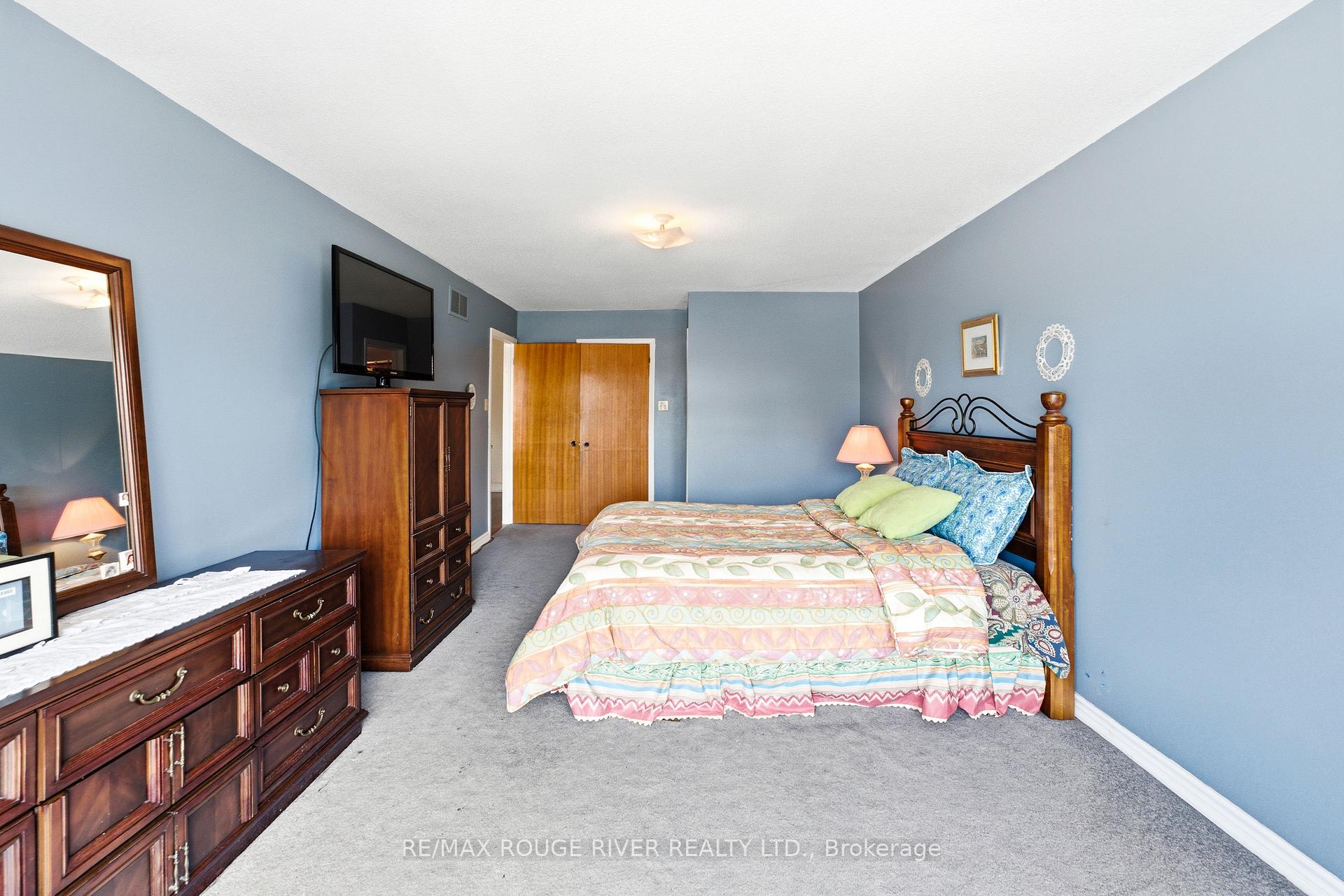 Photo 23 of 51 Sugarbush Square, Scarborough, Highland Creek — HOMEH