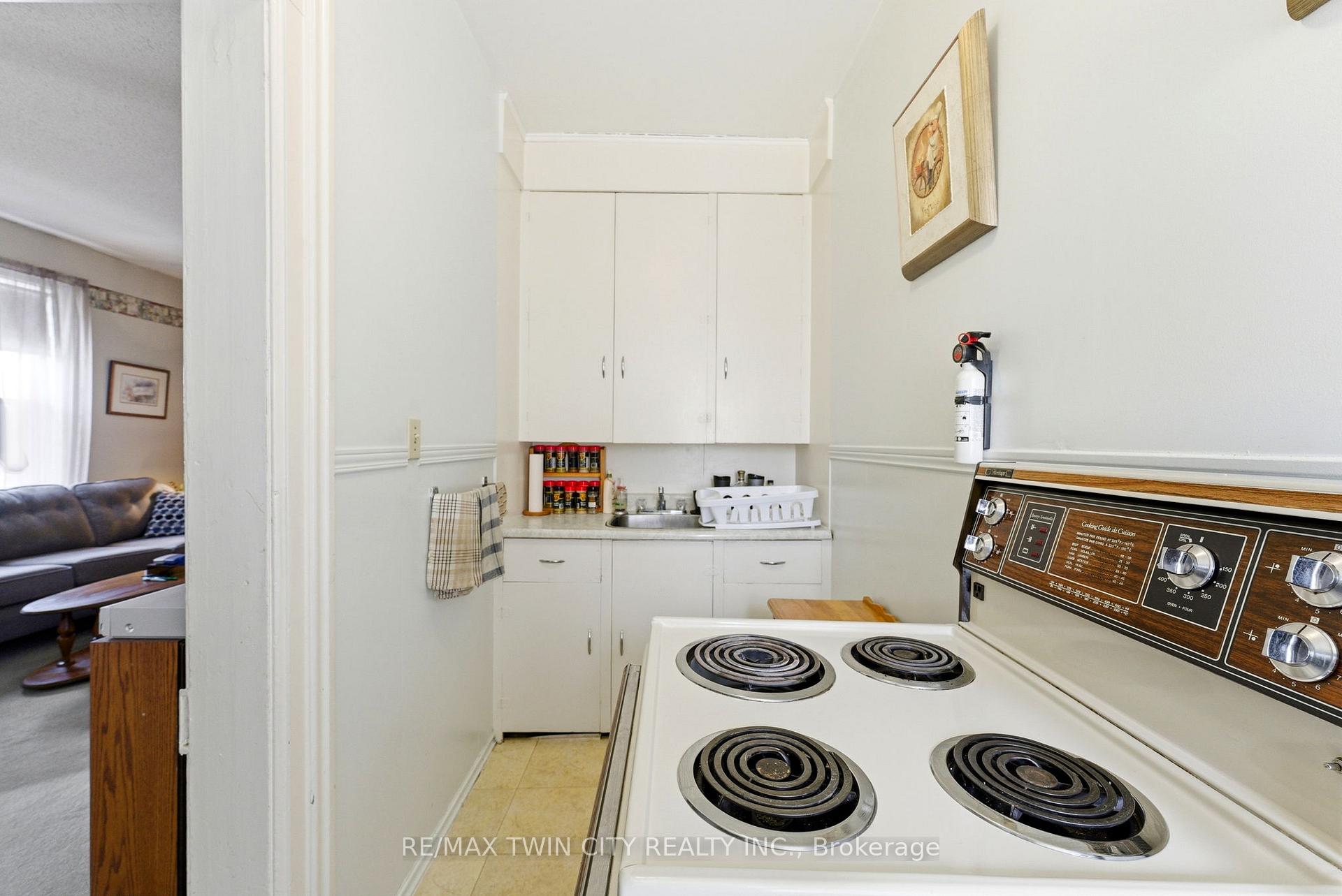 Photo 29 of 9 Willow Street, Brant, Paris — HOMEH