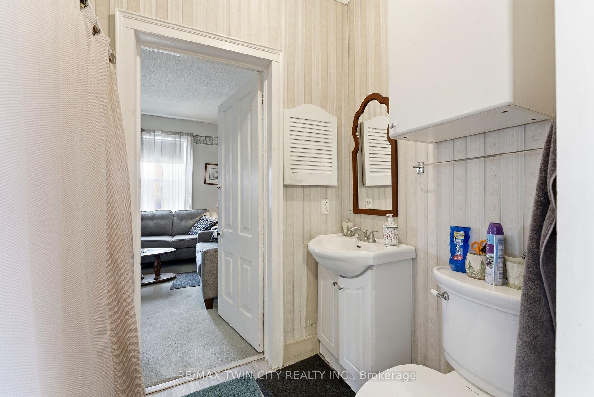 Photo 33 of 9 Willow Street, Brant, Paris — HOMEH