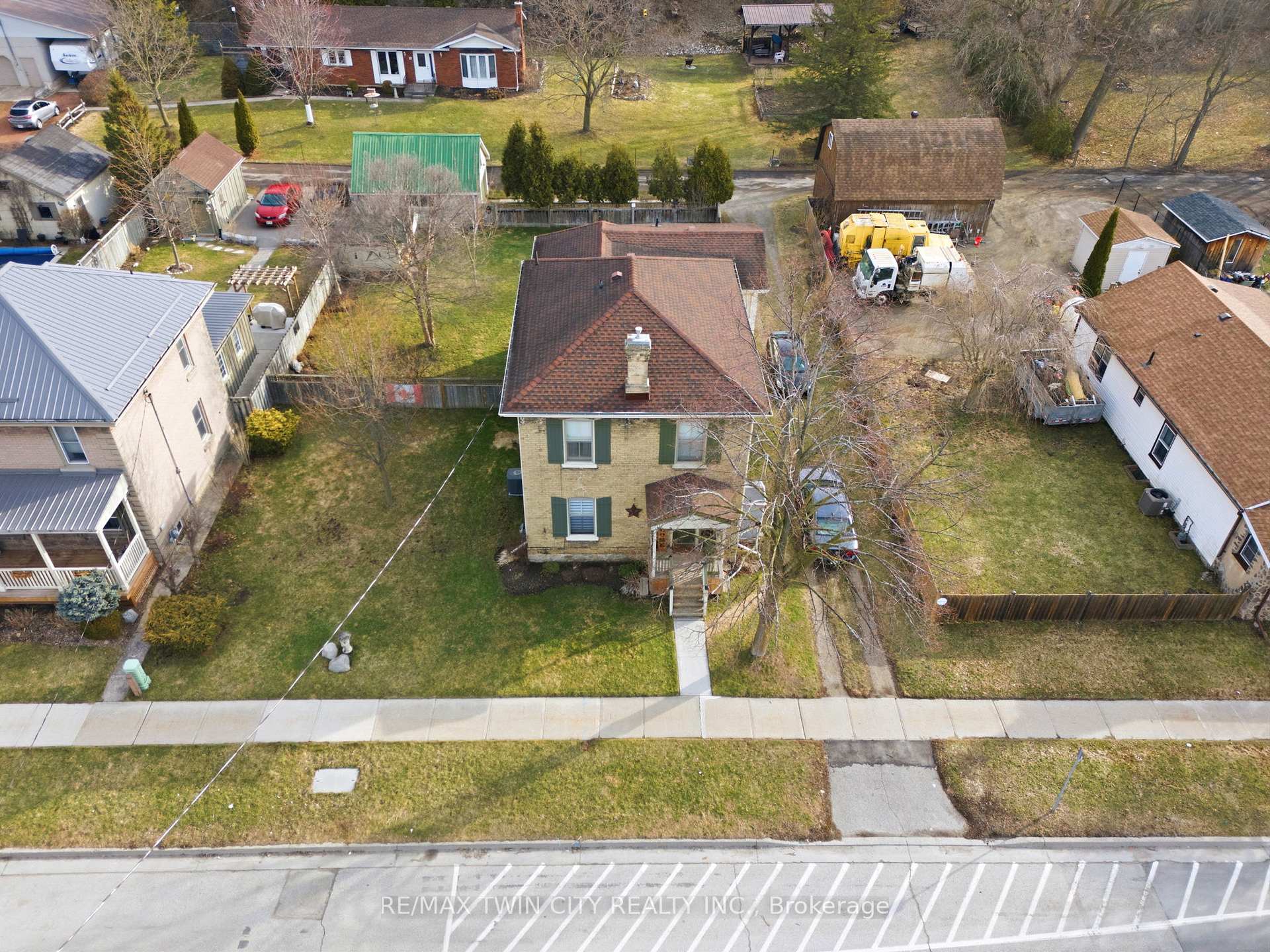 Photo 42 of 9 Willow Street, Brant, Paris — HOMEH