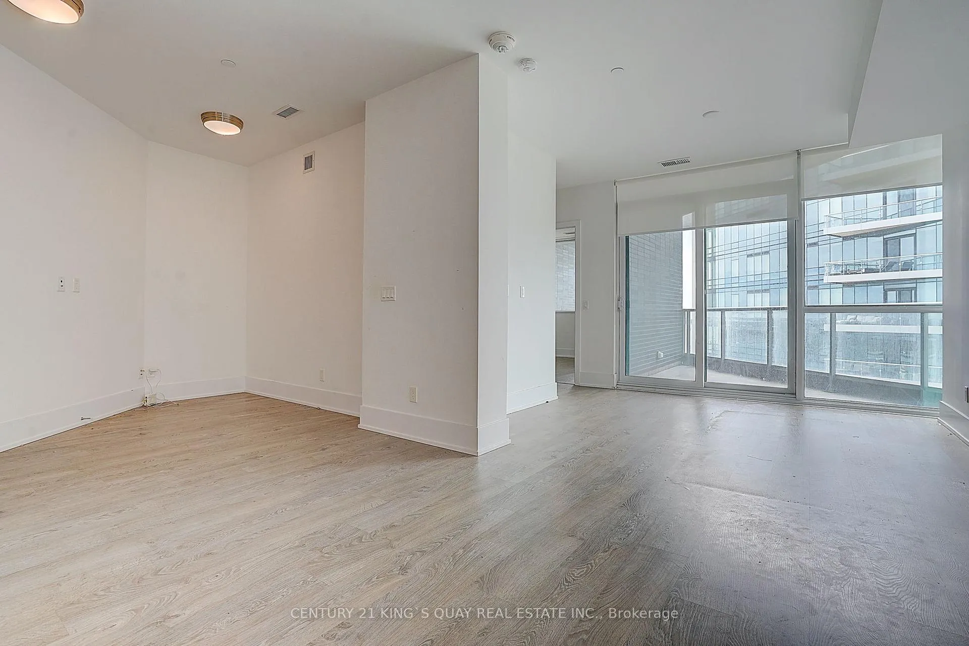 Photo 4 of Unit Ph01, 1 Edgewater Drive, Toronto, Waterfront Communities — HOMEH