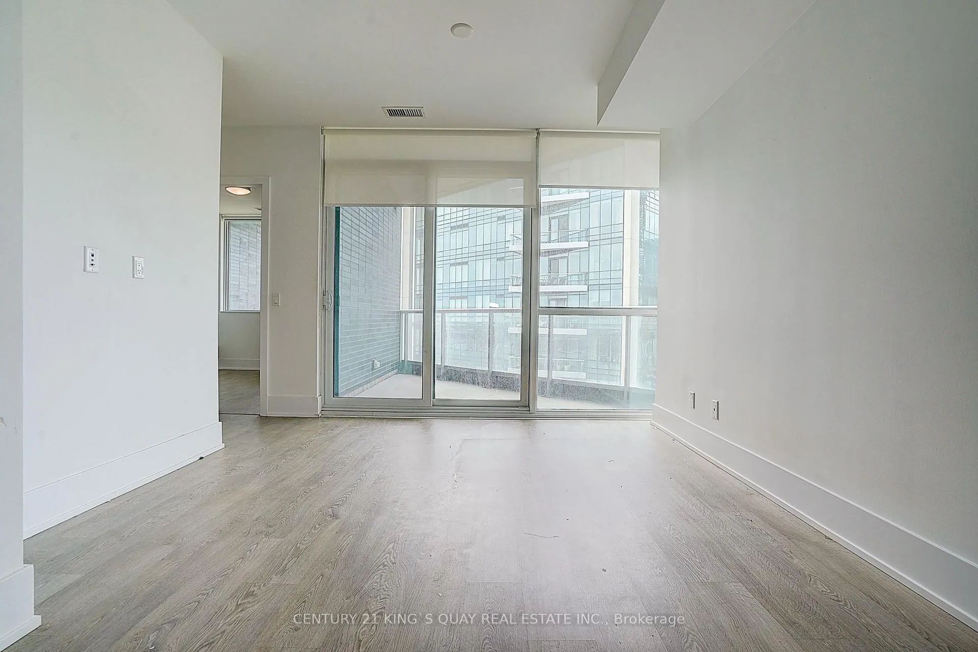 Photo 7 of Unit Ph01, 1 Edgewater Drive, Toronto, Waterfront Communities — HOMEH