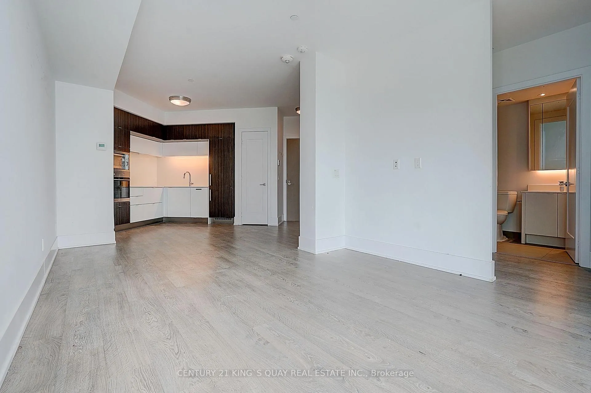 Photo 9 of Unit Ph01, 1 Edgewater Drive, Toronto, Waterfront Communities — HOMEH