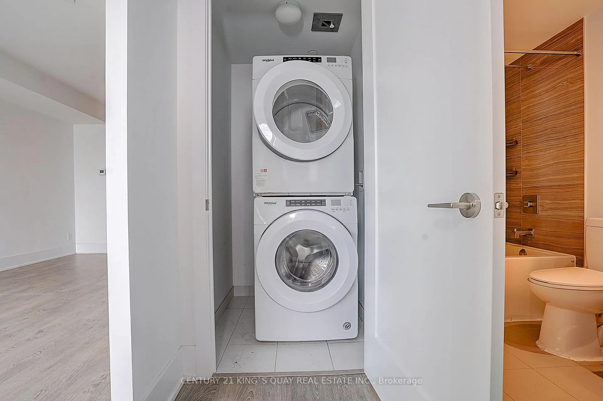 Photo 16 of Unit Ph01, 1 Edgewater Drive, Toronto, Waterfront Communities — HOMEH