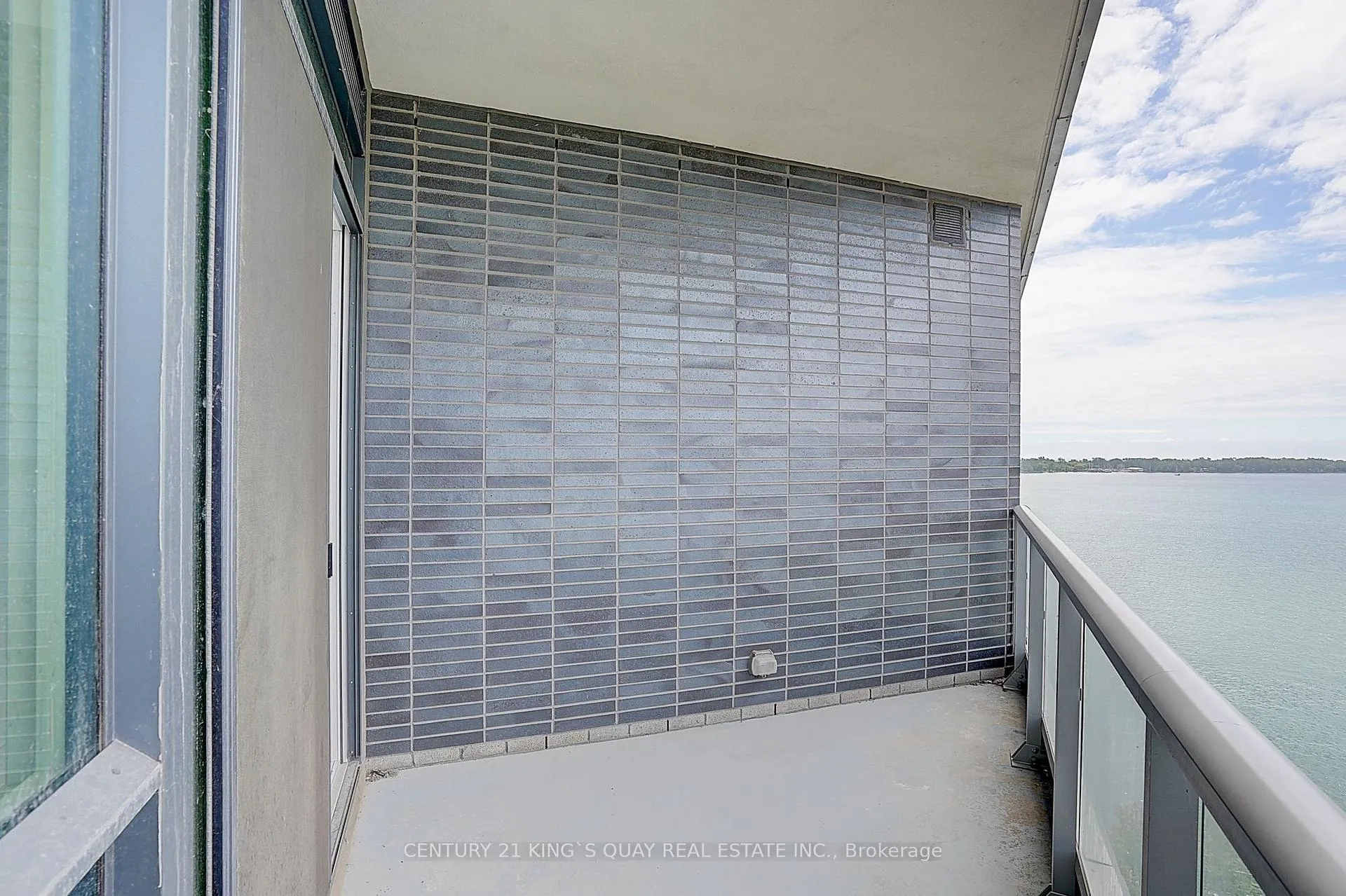 Photo 18 of Unit Ph01, 1 Edgewater Drive, Toronto, Waterfront Communities — HOMEH