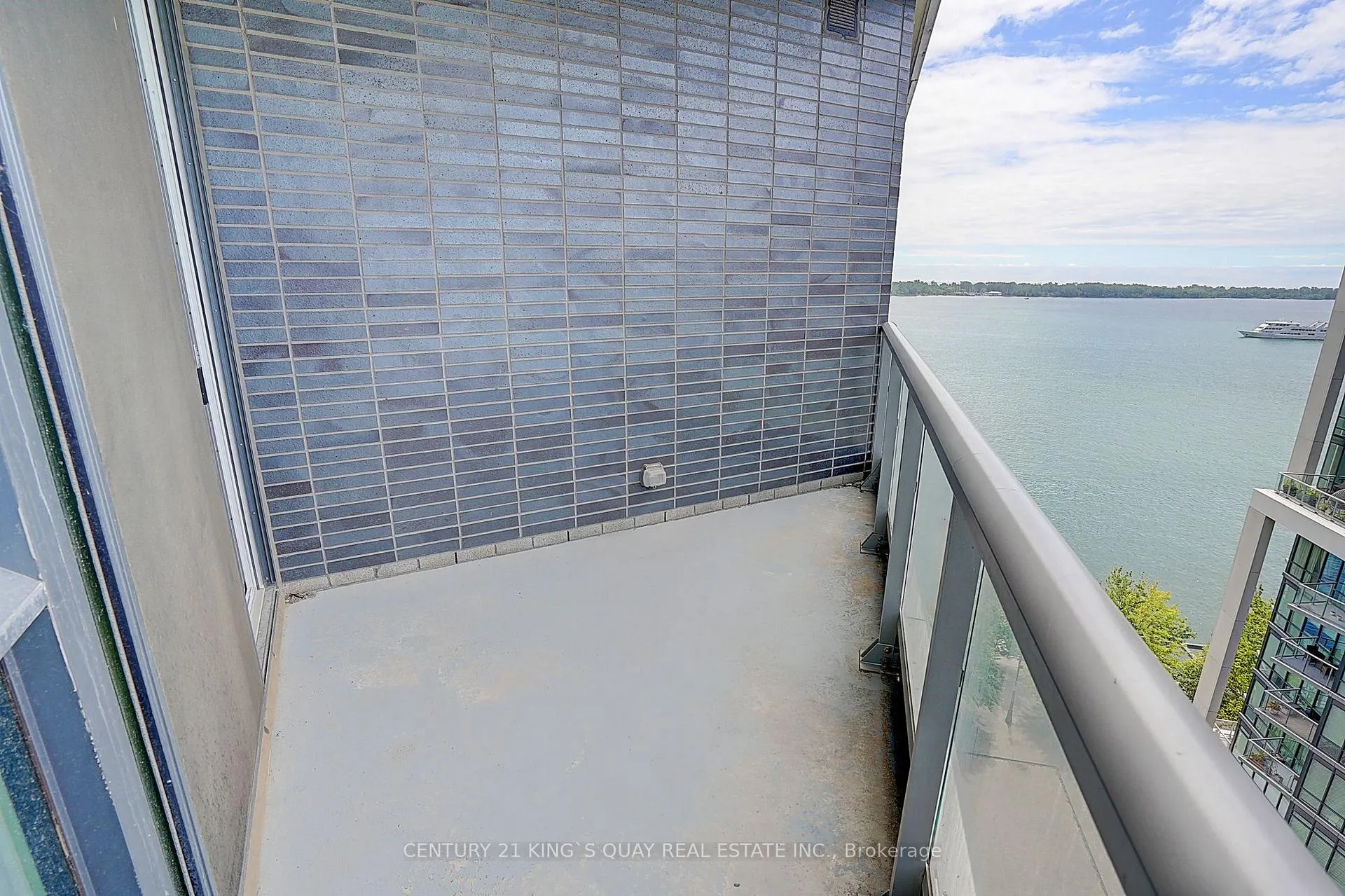 Photo 19 of Unit Ph01, 1 Edgewater Drive, Toronto, Waterfront Communities — HOMEH