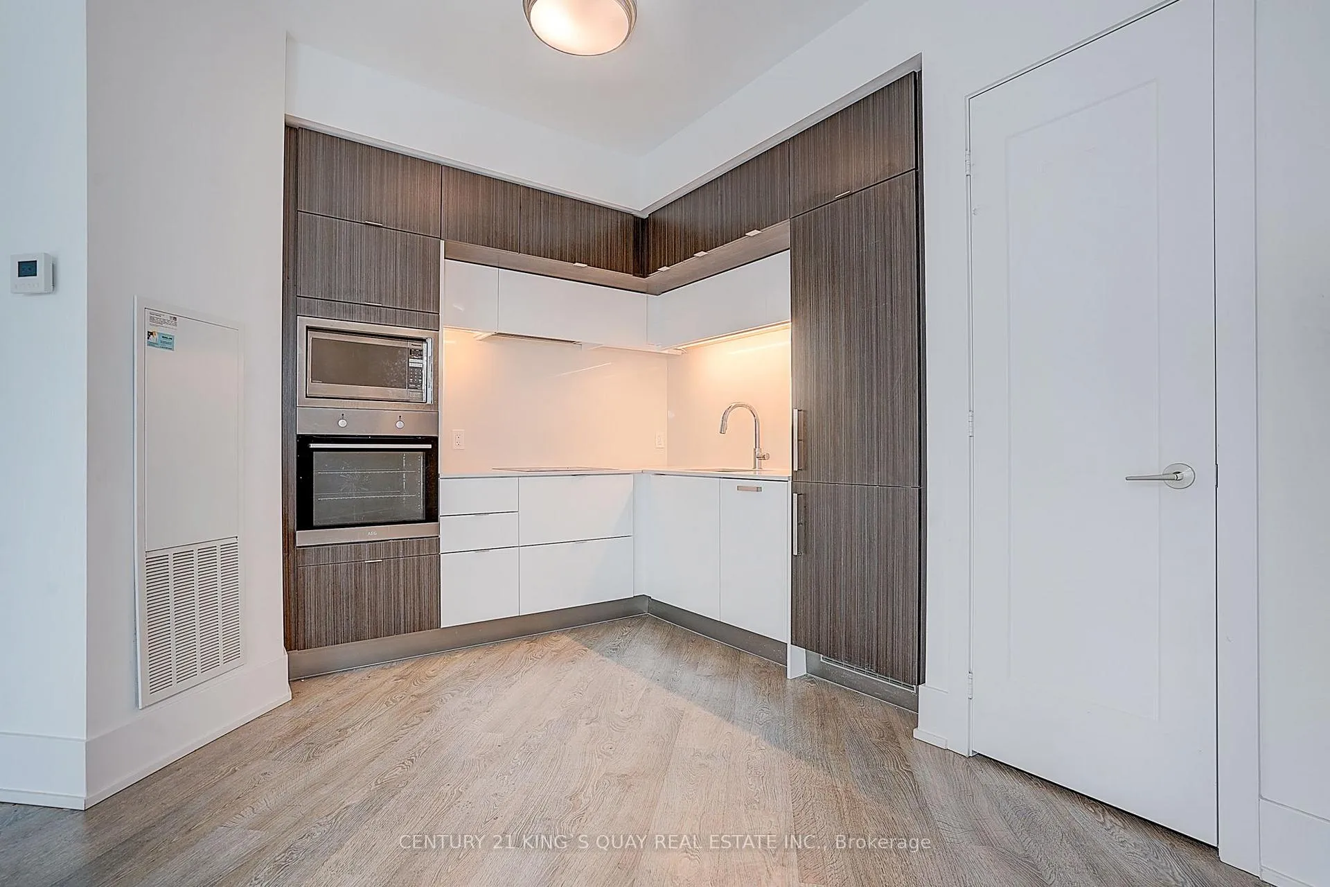 Photo 32 of Unit Ph01, 1 Edgewater Drive, Toronto, Waterfront Communities — HOMEH