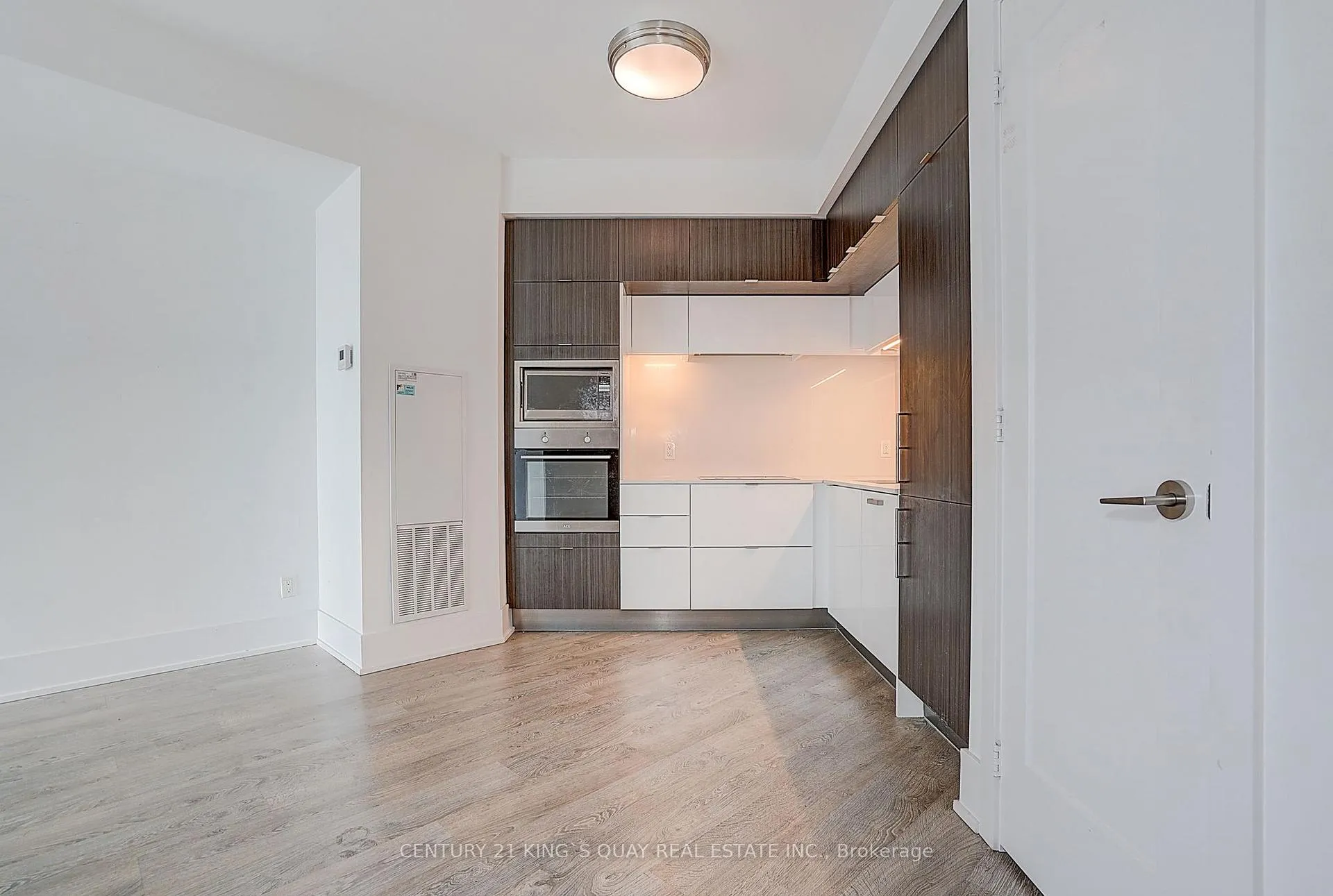 Photo 33 of Unit Ph01, 1 Edgewater Drive, Toronto, Waterfront Communities — HOMEH