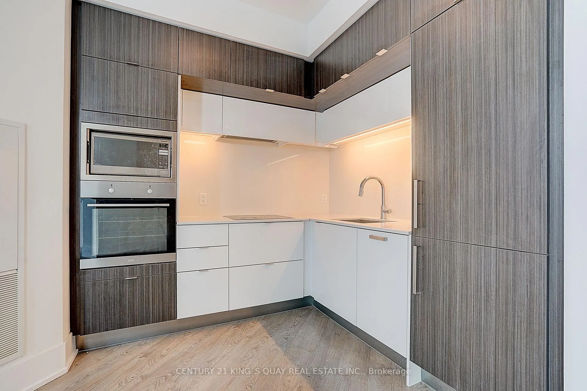 Photo 34 of Unit Ph01, 1 Edgewater Drive, Toronto, Waterfront Communities — HOMEH