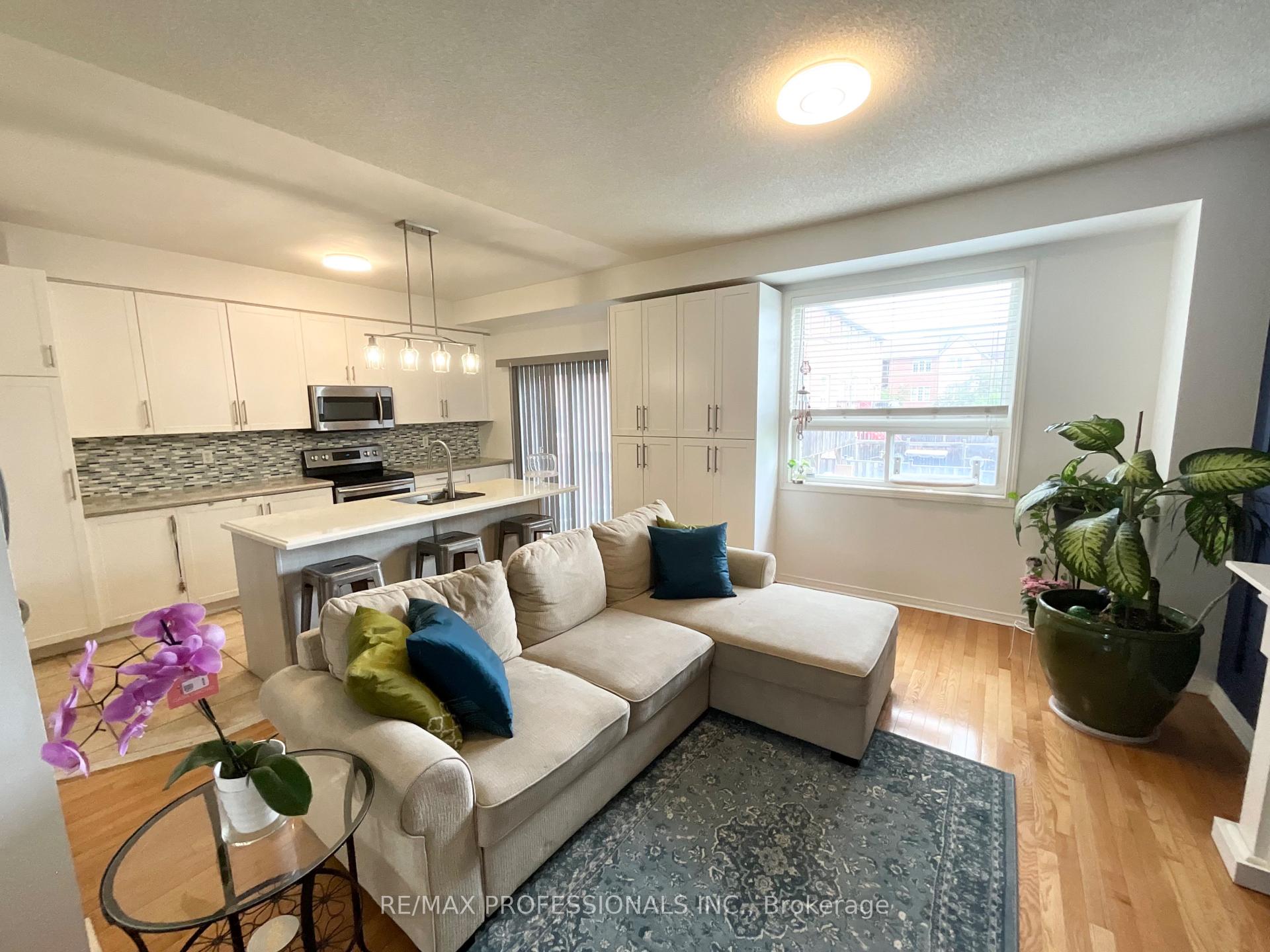 Photo 8 of Unit 151 Main/Upper, 7155 Magistrate Terrace, Mississauga, Meadowvale Village — HOMEH