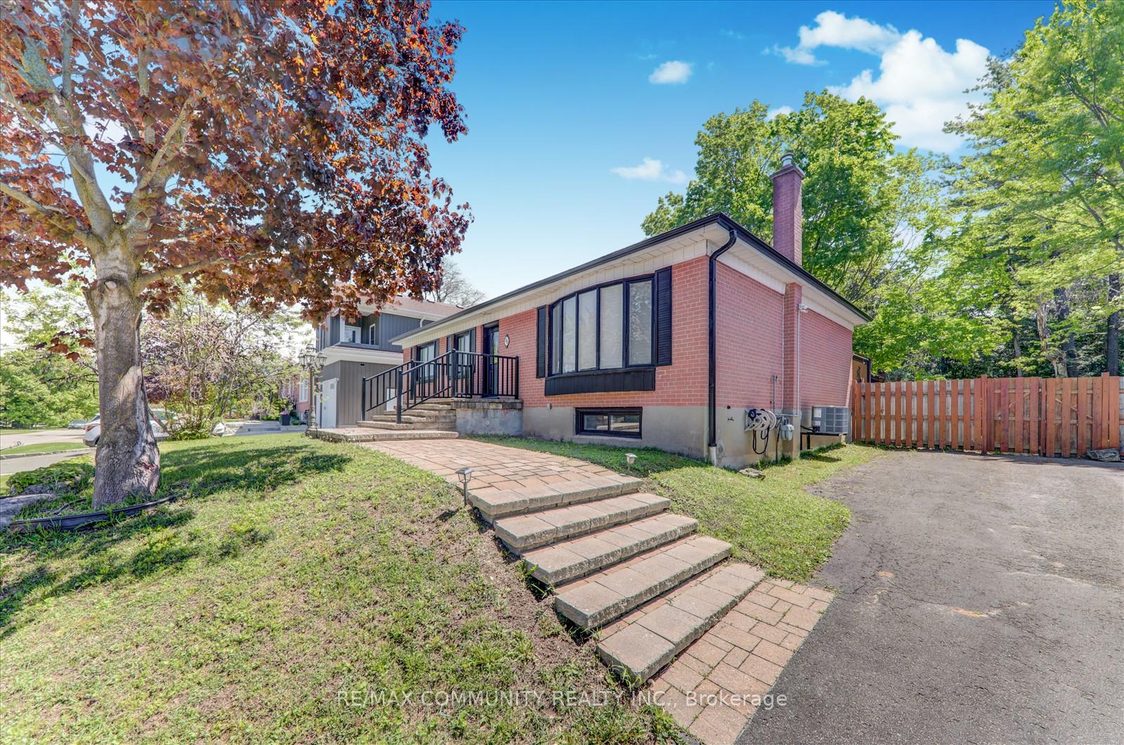 Photo 2 of 25 George Street, New Tecumseth, Alliston — HOMEH