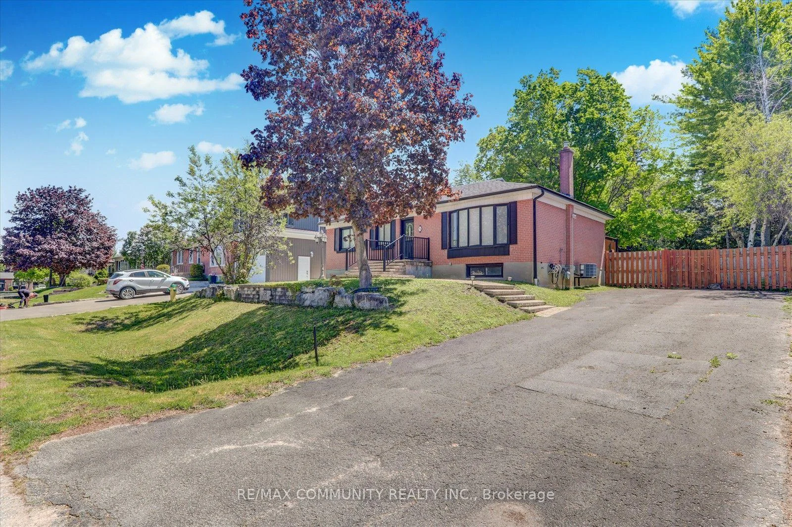 Photo 16 of 25 George Street, New Tecumseth, Alliston — HOMEH
