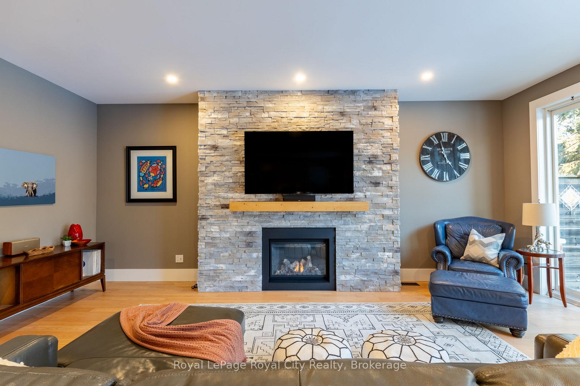 Photo 15 of 255 Normandy Avenue, Waterloo, Lincoln Village — HOMEH