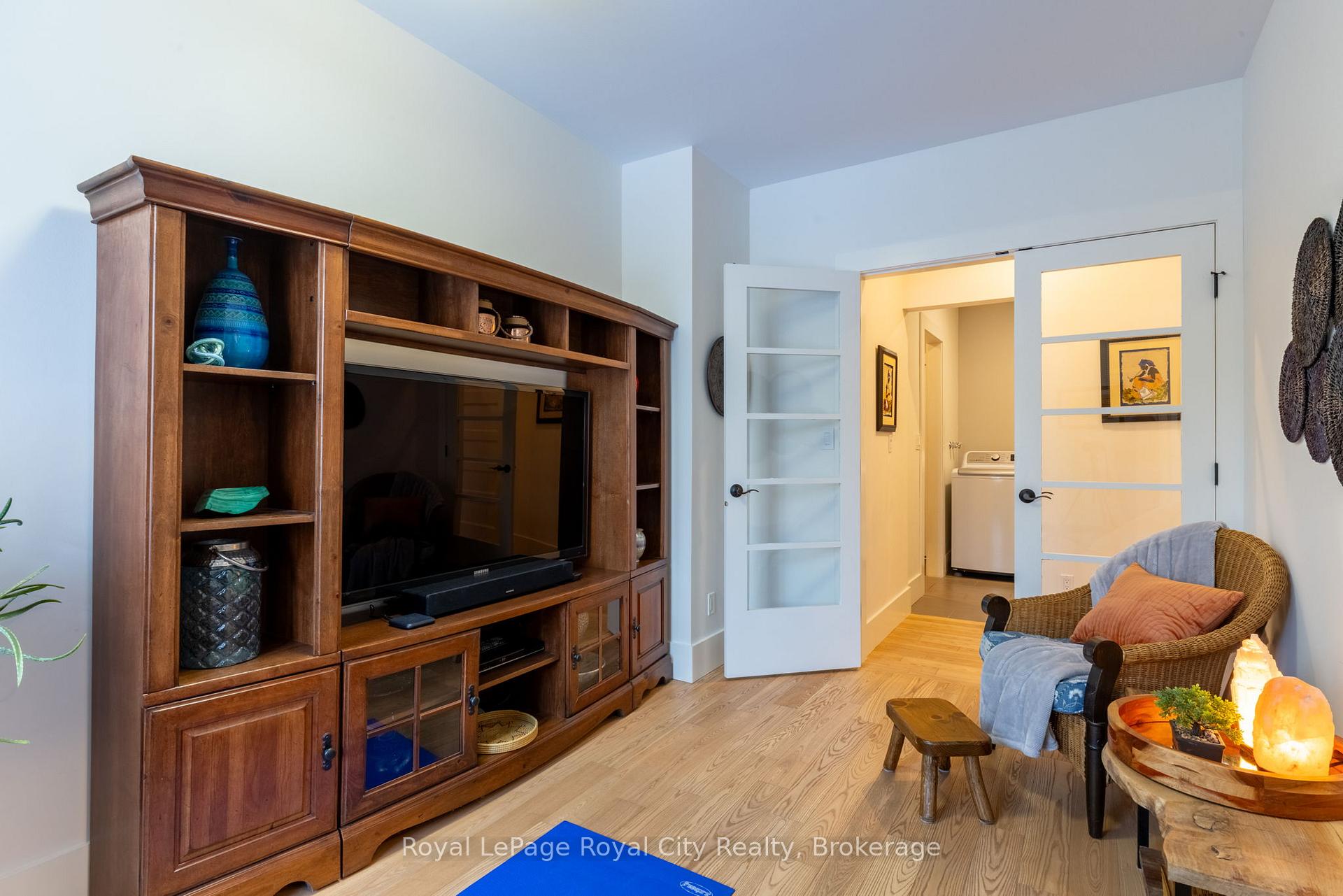 Photo 19 of 255 Normandy Avenue, Waterloo, Lincoln Village — HOMEH