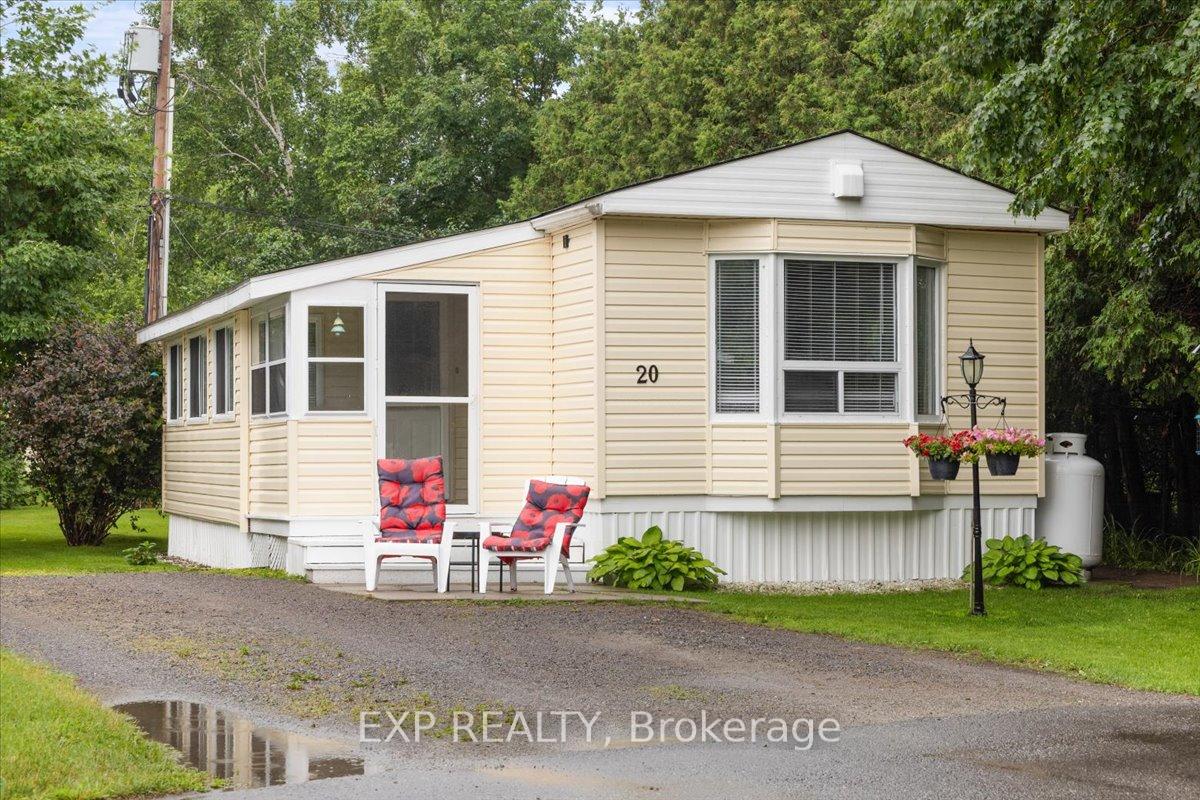 Photo 4 of 20 Pinewood Avenue, Beckwith, Beckwith Twp — HOMEH