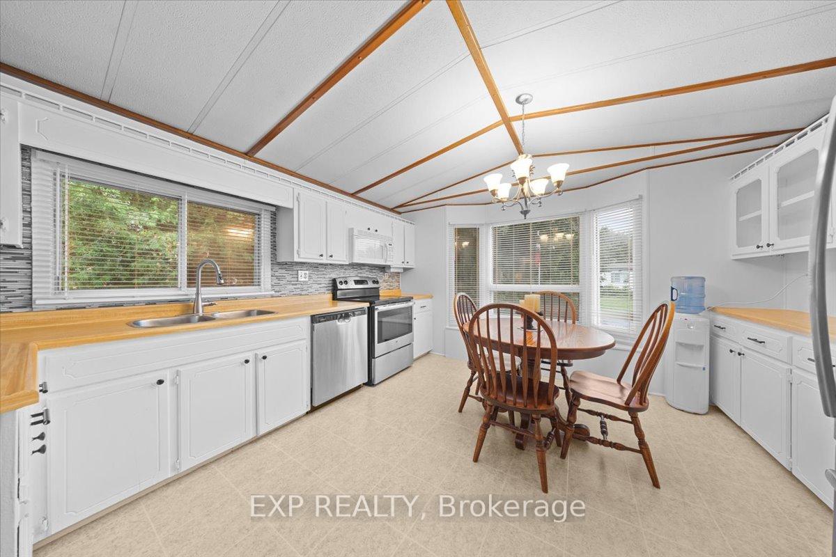 Photo 9 of 20 Pinewood Avenue, Beckwith, Beckwith Twp — HOMEH
