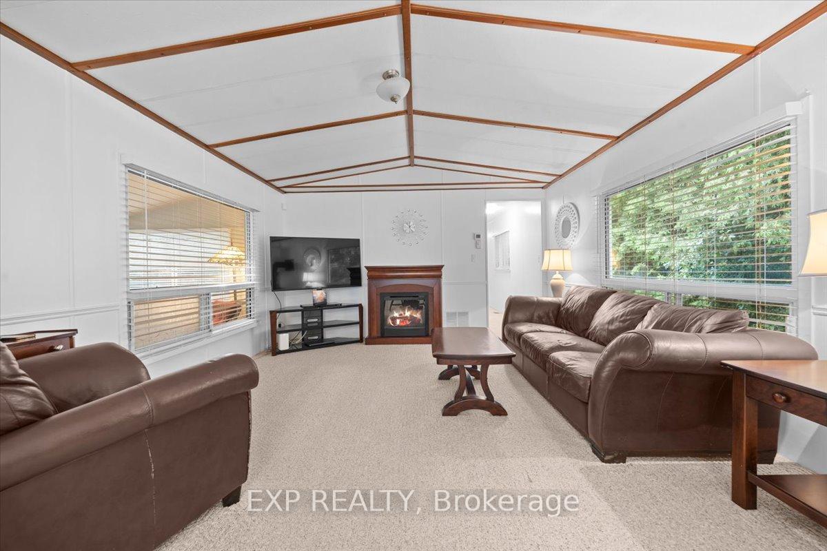 Photo 14 of 20 Pinewood Avenue, Beckwith, Beckwith Twp — HOMEH