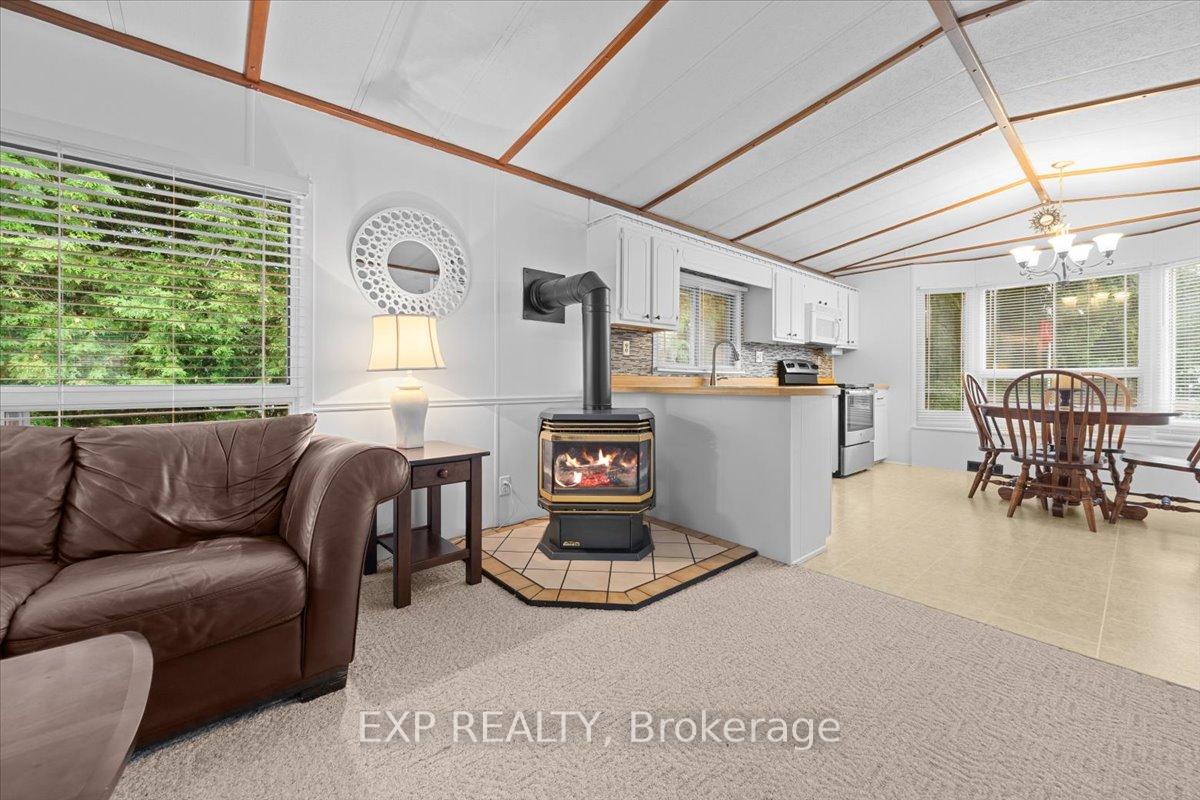 Photo 15 of 20 Pinewood Avenue, Beckwith, Beckwith Twp — HOMEH