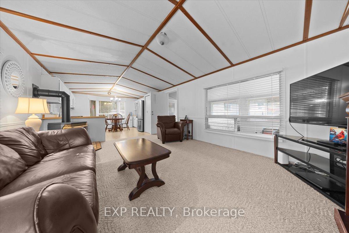 Photo 16 of 20 Pinewood Avenue, Beckwith, Beckwith Twp — HOMEH