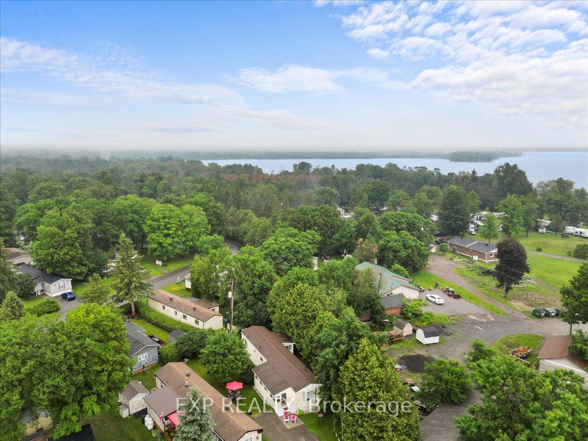 Photo 32 of 20 Pinewood Avenue, Beckwith, Beckwith Twp — HOMEH