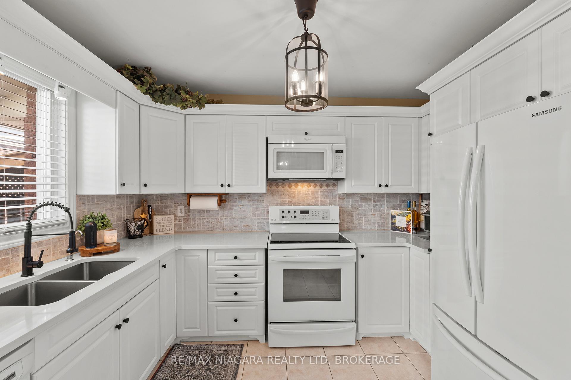 Photo 13 of 5991 Andrea Drive, Niagara Falls, West Wood — HOMEH
