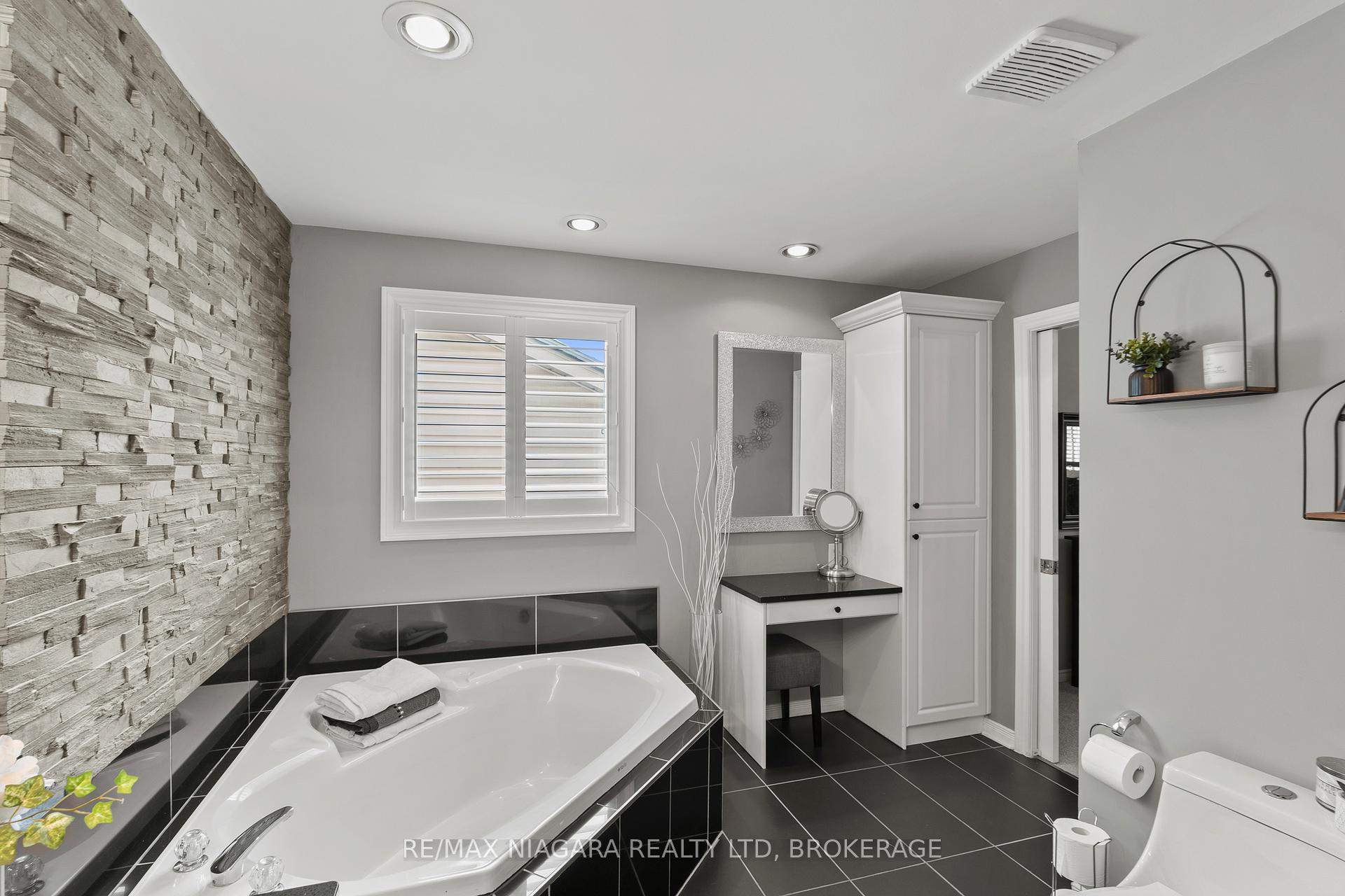 Photo 24 of 5991 Andrea Drive, Niagara Falls, West Wood — HOMEH