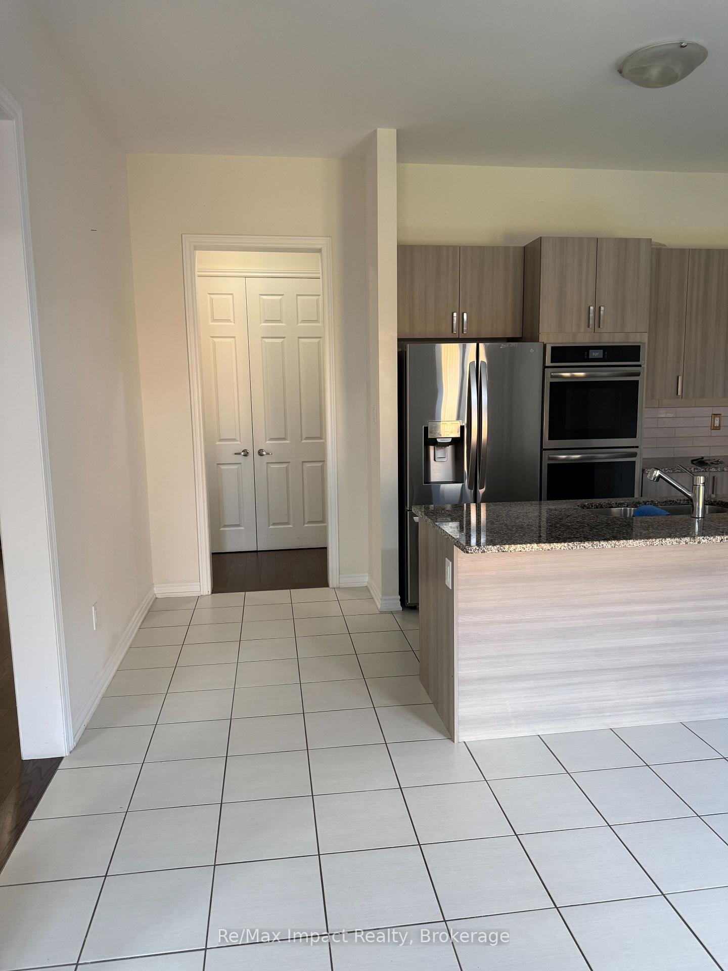 Photo 5 of 166 Auckland Drive, Whitby, Rural Whitby — HOMEH