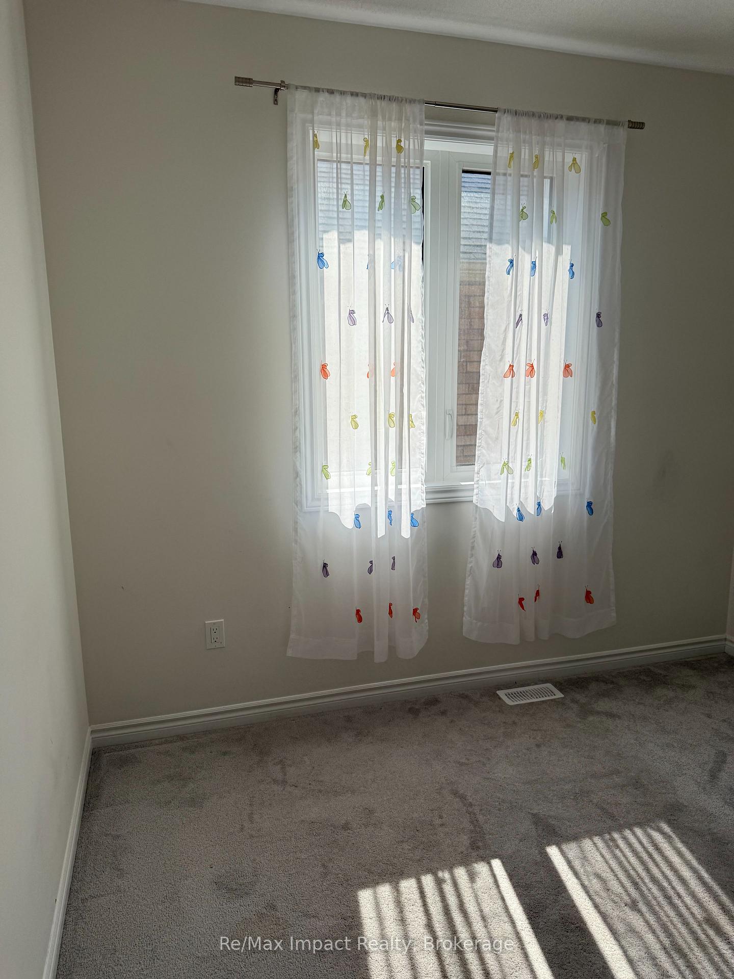 Photo 26 of 166 Auckland Drive, Whitby, Rural Whitby — HOMEH