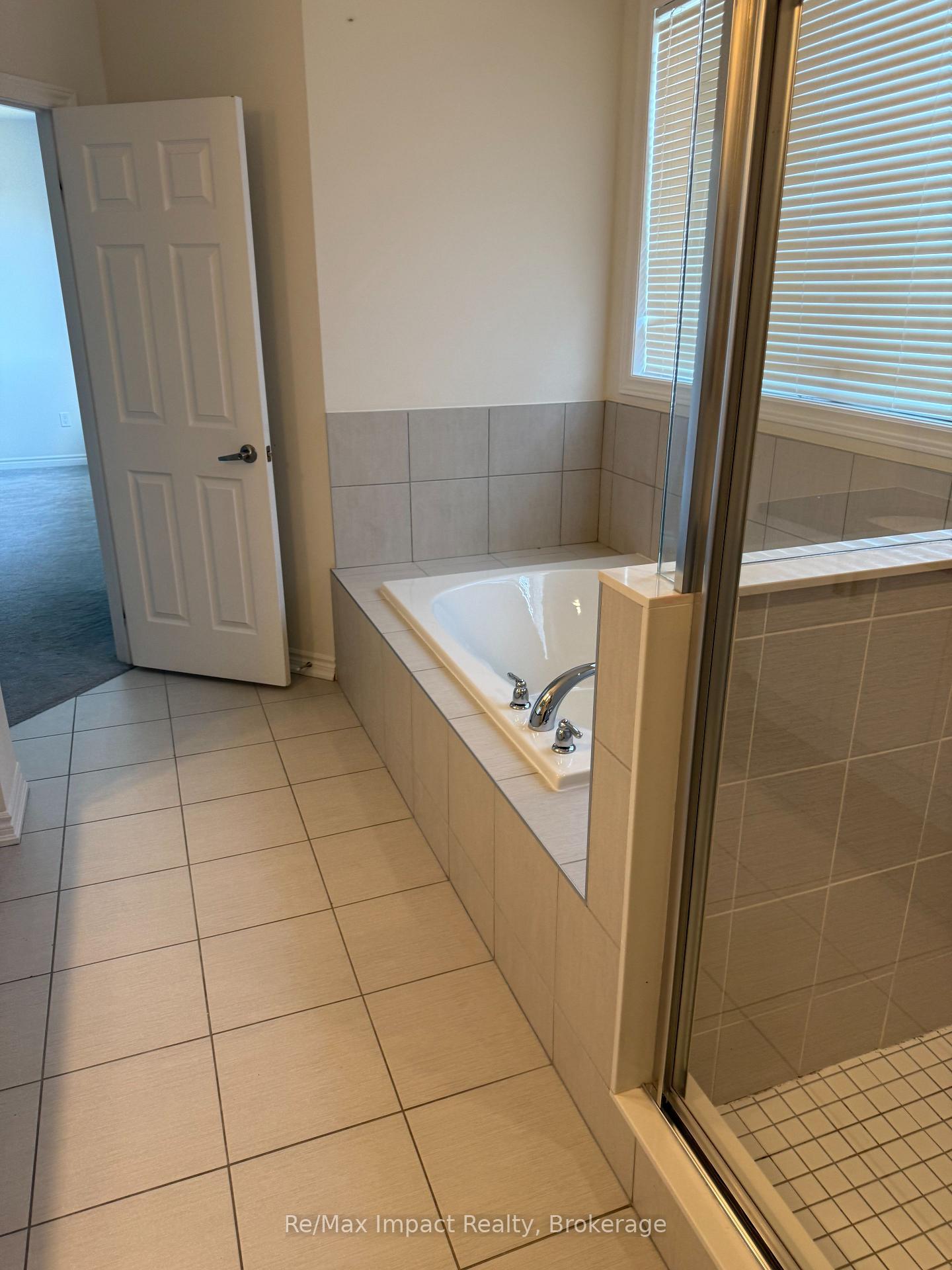Photo 29 of 166 Auckland Drive, Whitby, Rural Whitby — HOMEH