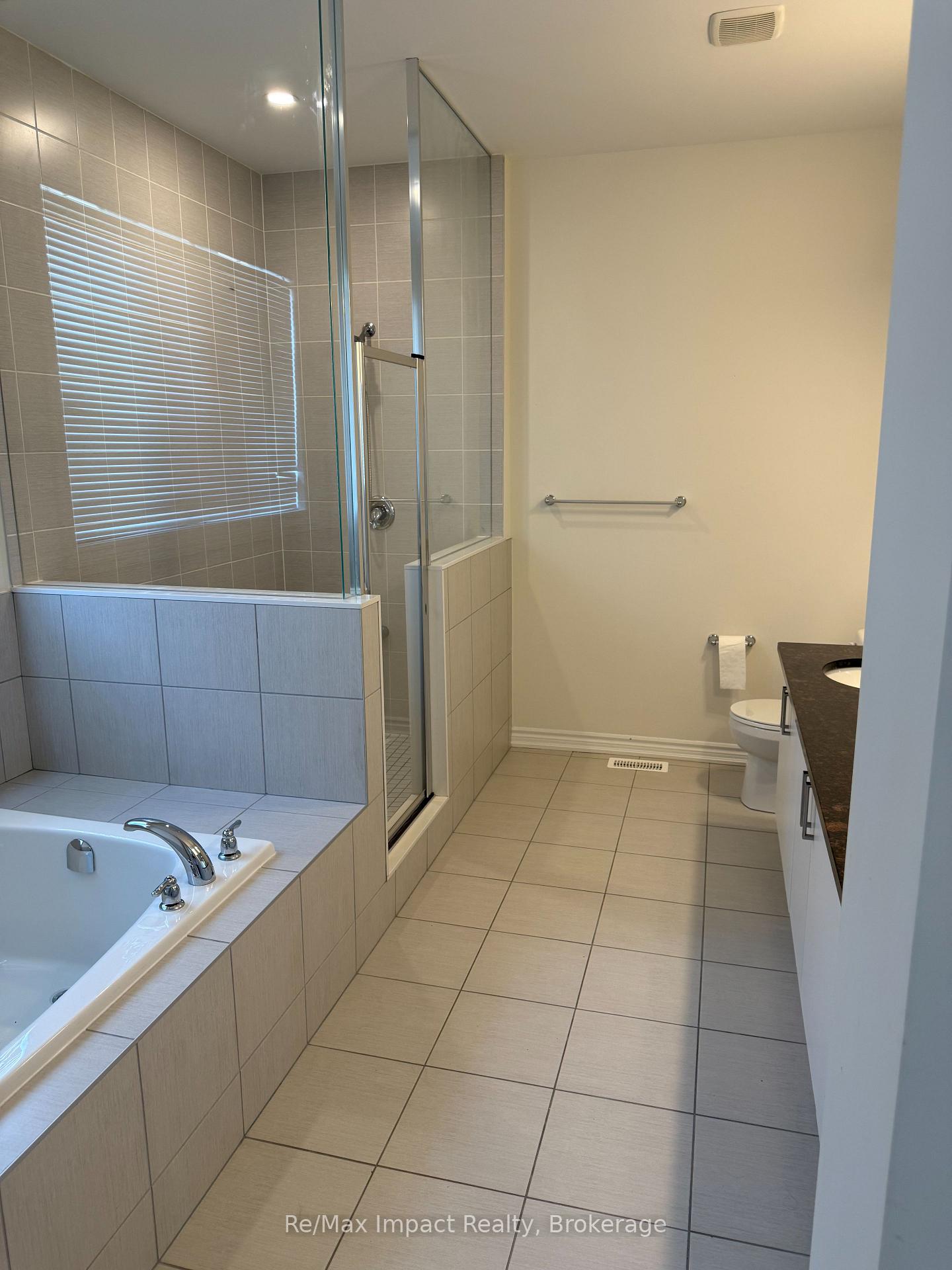Photo 32 of 166 Auckland Drive, Whitby, Rural Whitby — HOMEH