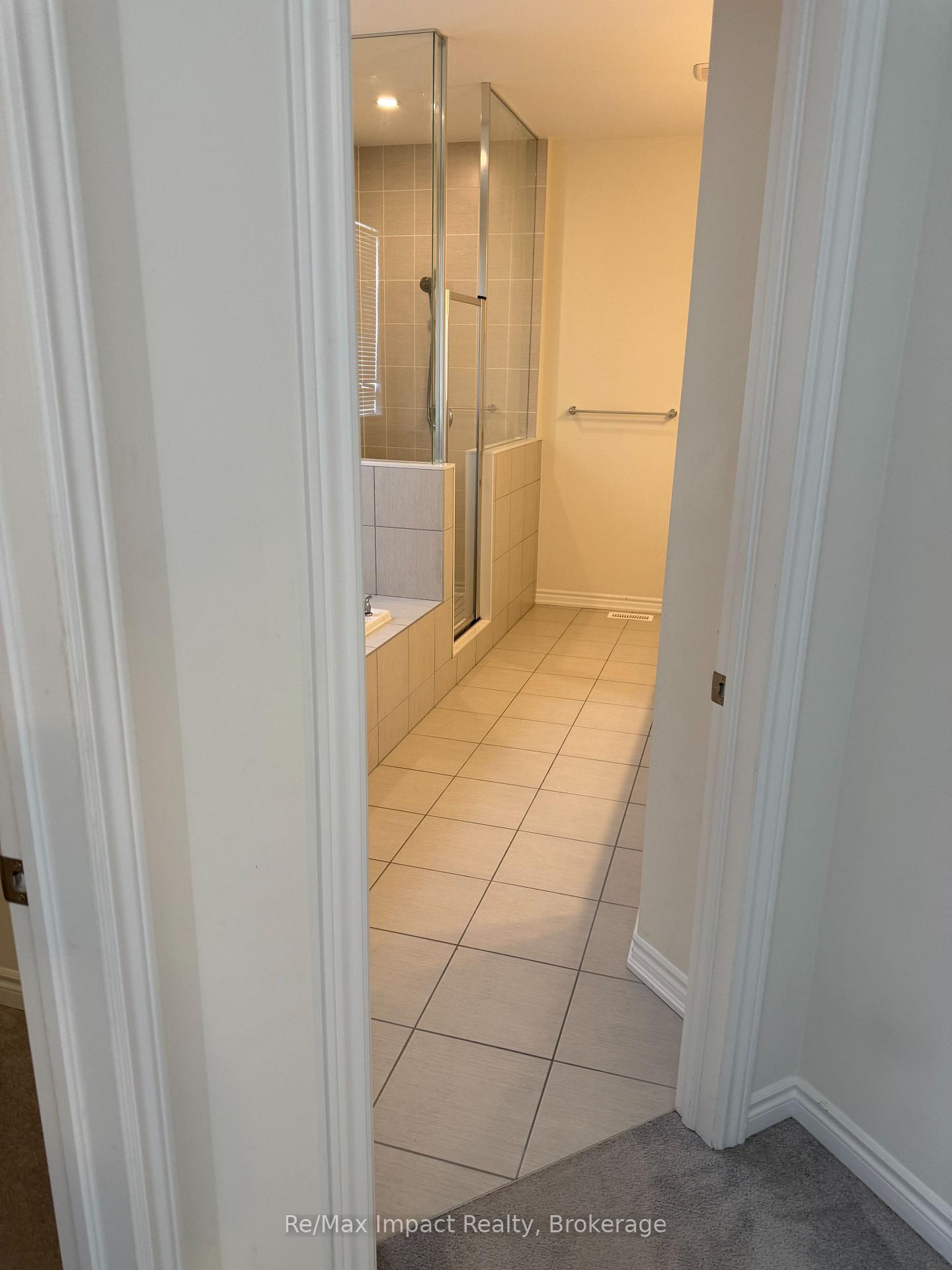 Photo 33 of 166 Auckland Drive, Whitby, Rural Whitby — HOMEH
