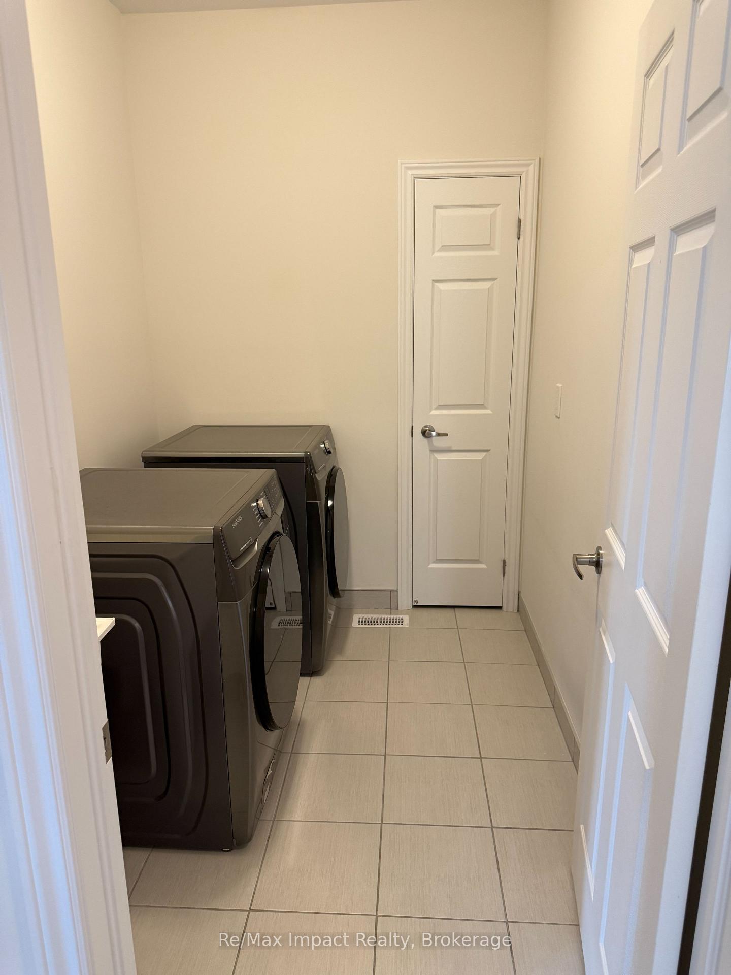 Photo 39 of 166 Auckland Drive, Whitby, Rural Whitby — HOMEH