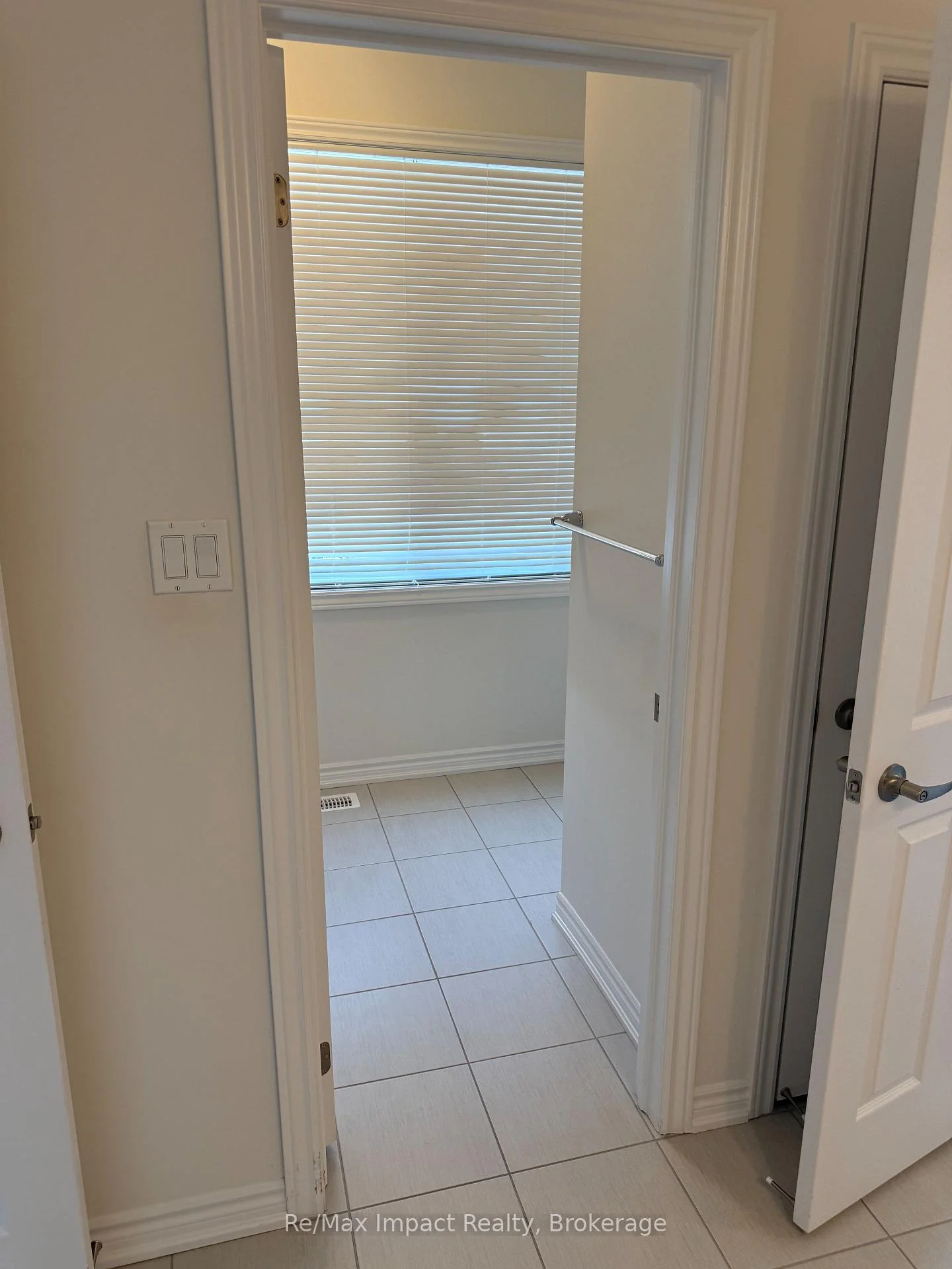 Photo 54 of 166 Auckland Drive, Whitby, Rural Whitby — HOMEH