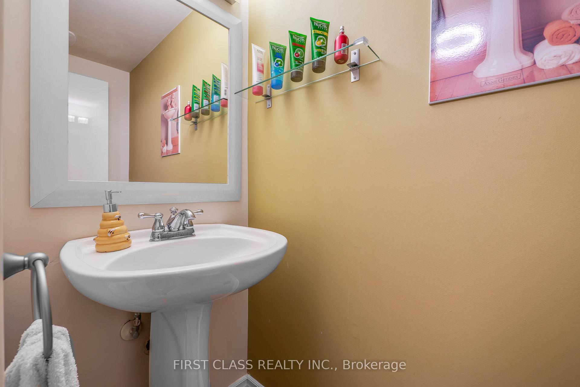 Photo 9 of 202 Royal Orchard Boulevard, Markham, Royal Orchard — HOMEH