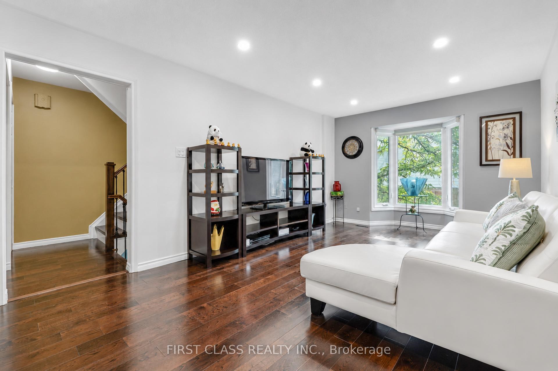 Photo 11 of 202 Royal Orchard Boulevard, Markham, Royal Orchard — HOMEH