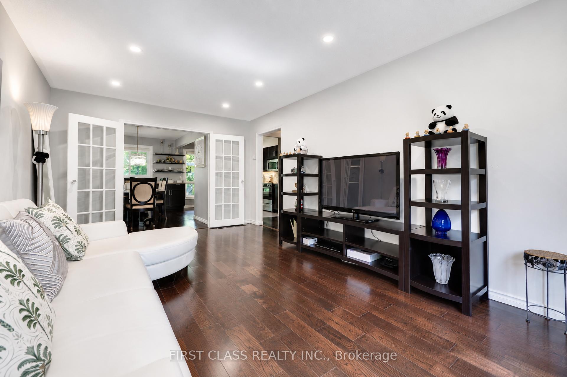 Photo 13 of 202 Royal Orchard Boulevard, Markham, Royal Orchard — HOMEH