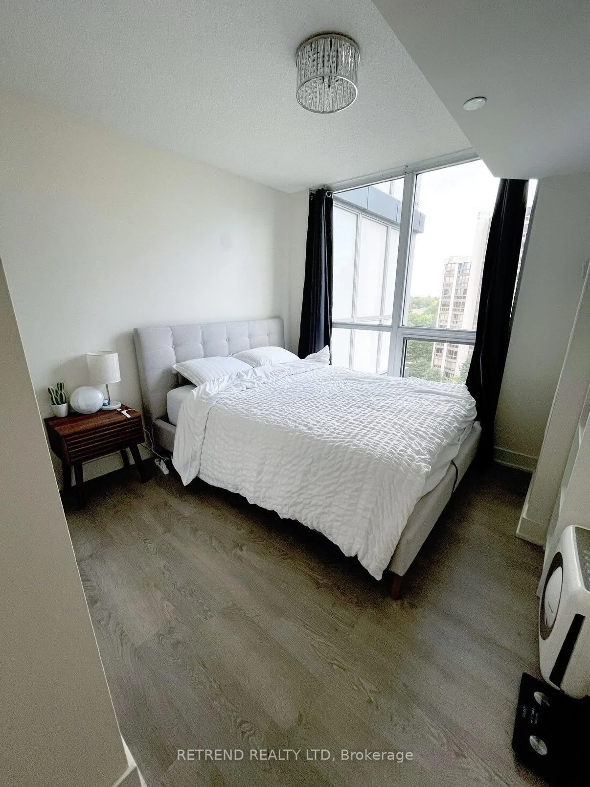 Photo 4 of Unit 802, 88 Sheppard Avenue, North York, Lansing-Westgate — HOMEH