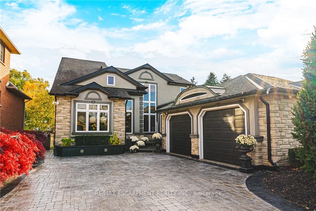 Photo 3 of 712 Highvalley Road, Hamilton, Ancaster — HOMEH