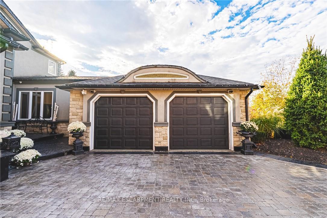 Photo 5 of 712 Highvalley Road, Hamilton, Ancaster — HOMEH