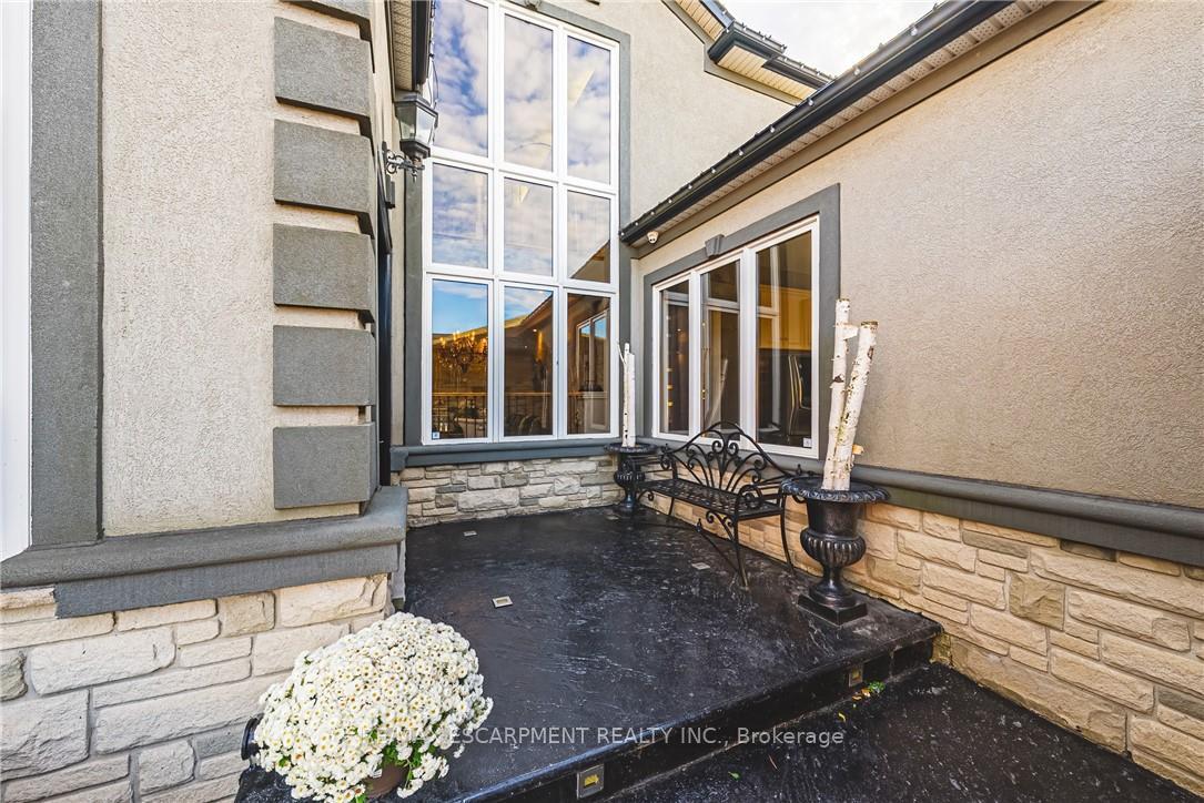 Photo 6 of 712 Highvalley Road, Hamilton, Ancaster — HOMEH