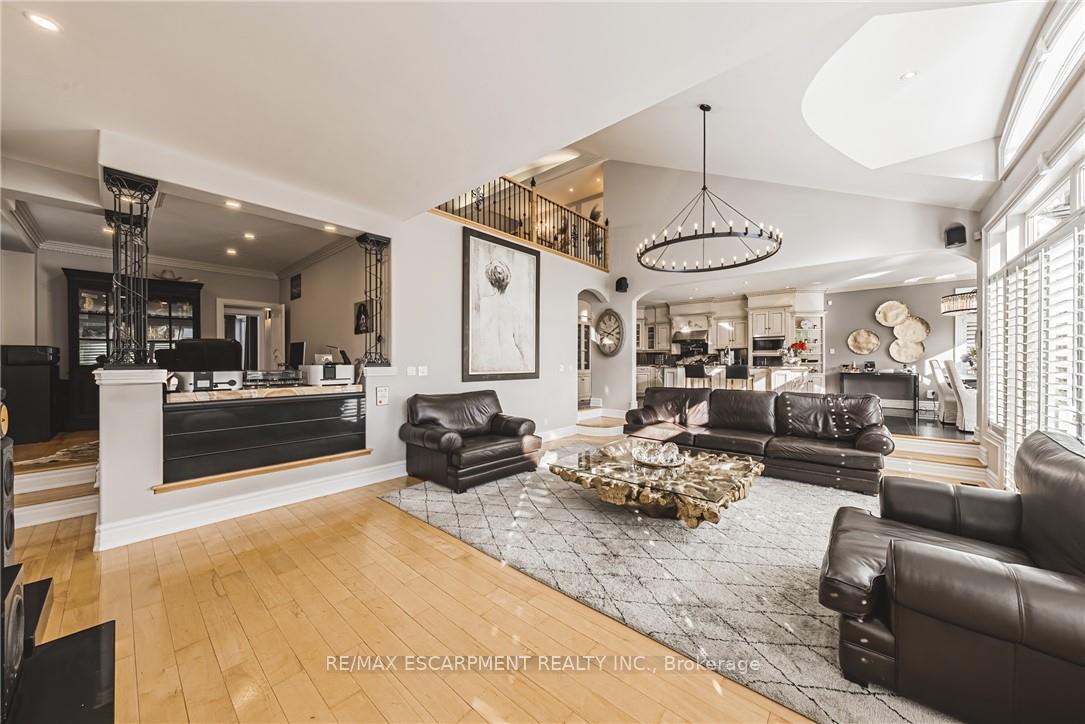 Photo 18 of 712 Highvalley Road, Hamilton, Ancaster — HOMEH