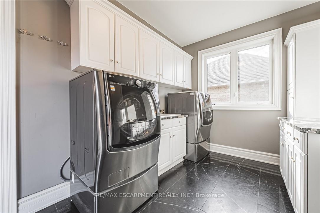 Photo 20 of 712 Highvalley Road, Hamilton, Ancaster — HOMEH
