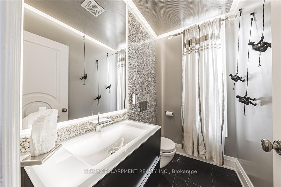 Photo 21 of 712 Highvalley Road, Hamilton, Ancaster — HOMEH